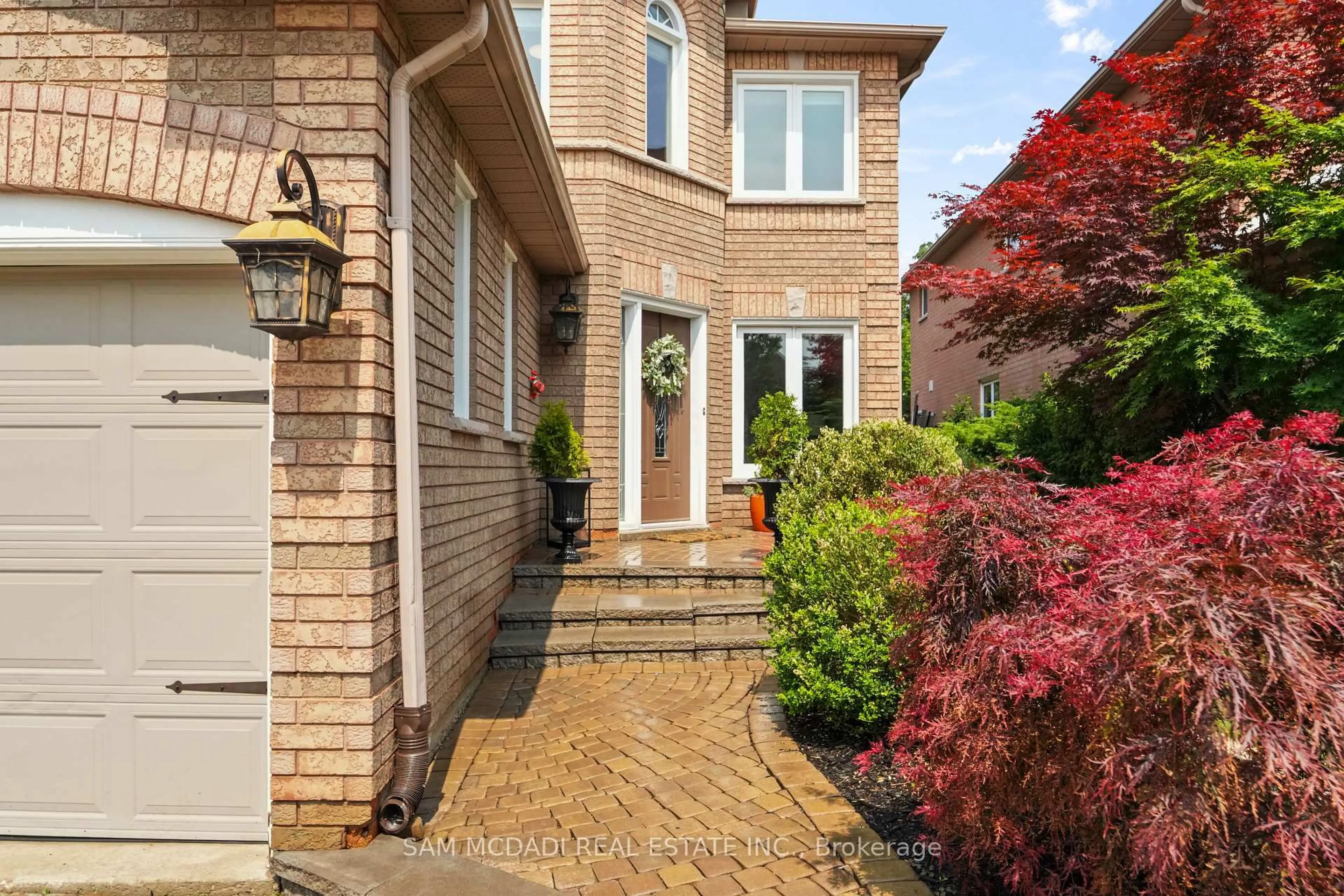 Home with brick exterior material, street for 3949 Baggins Crt, Mississauga Ontario L5N 7A3
