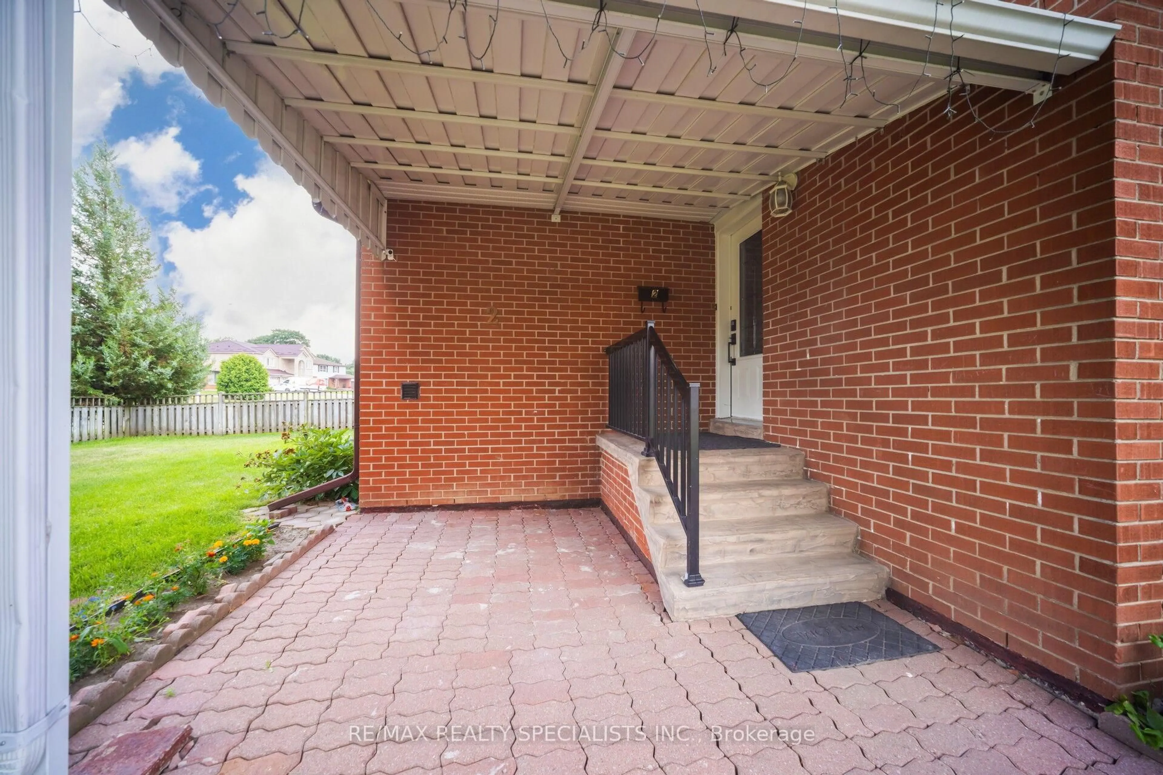 Patio, street for 2 Dunster Cres, Brampton Ontario L6T 3J7