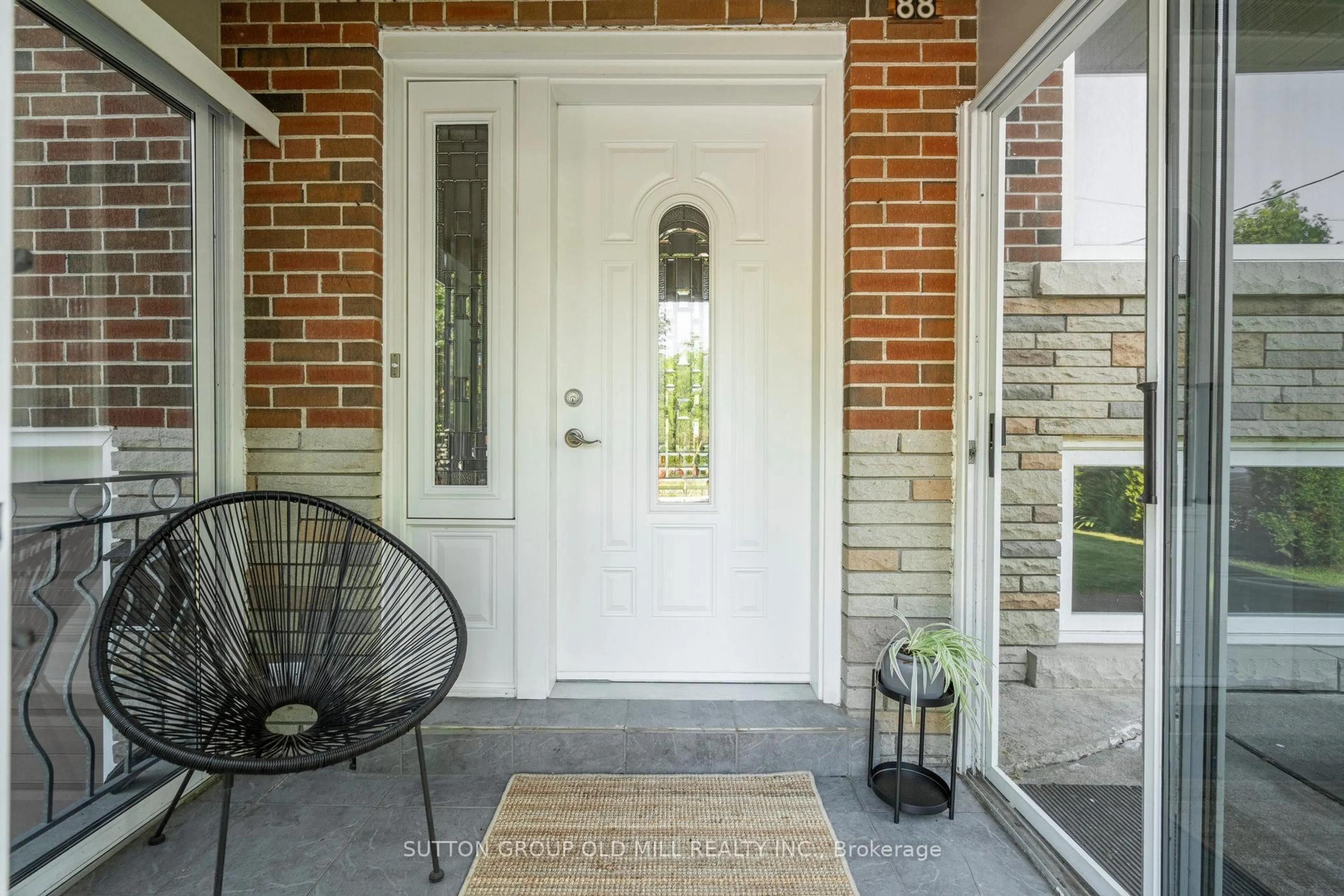 Indoor entryway for 88 Bonnyview Dr, Toronto Ontario M8Y 3G6