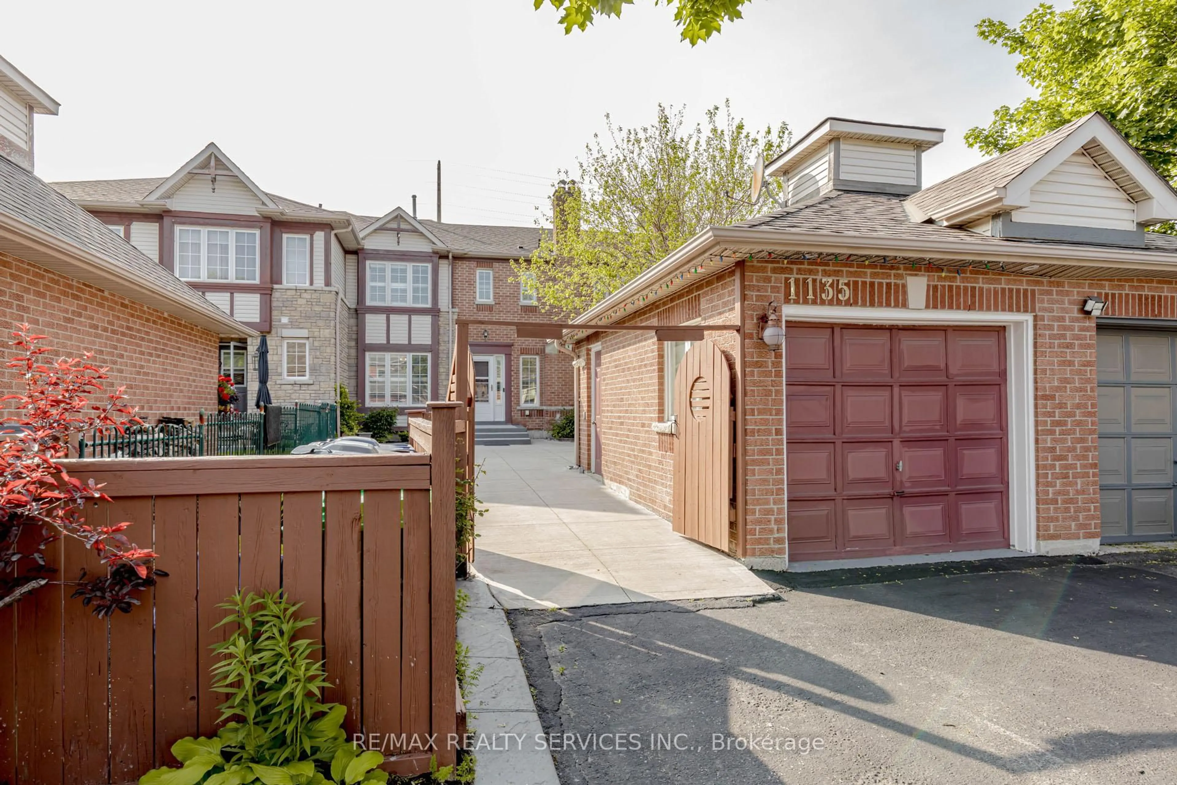 Unknown for 1135 Bellarosa Lane, Mississauga Ontario L5V 1L3