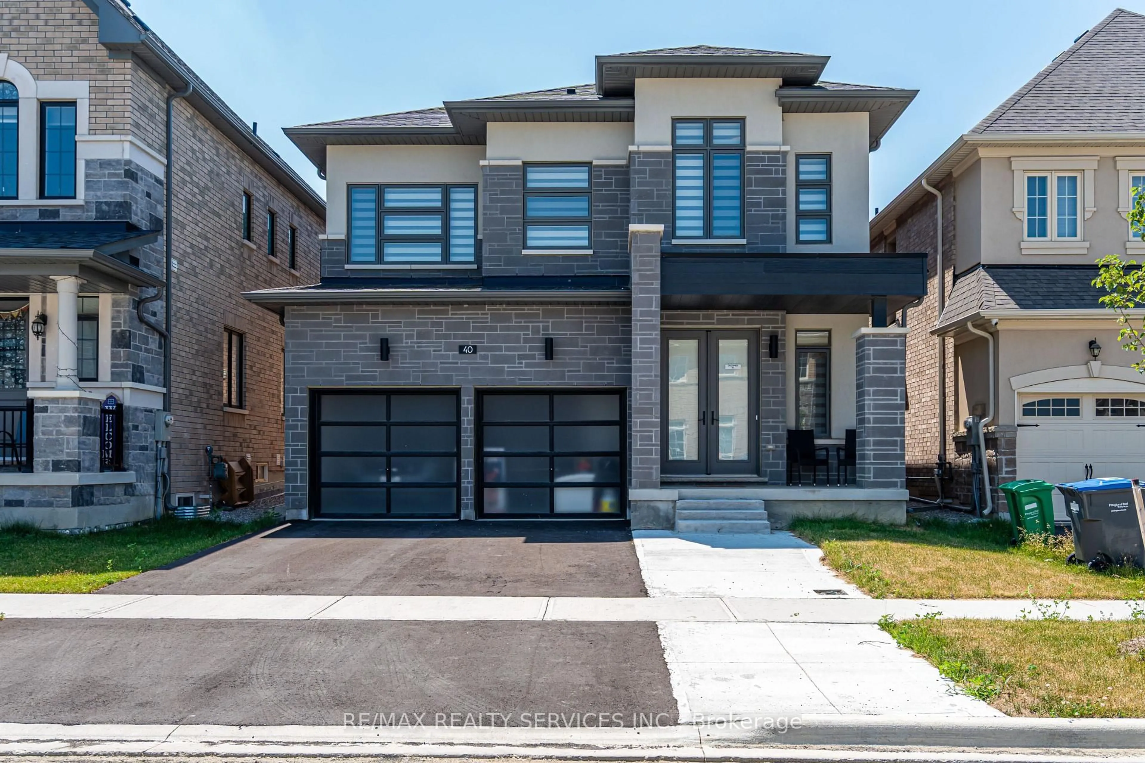 Home with brick exterior material, street for 40 Icon St, Brampton Ontario L6R 4E5