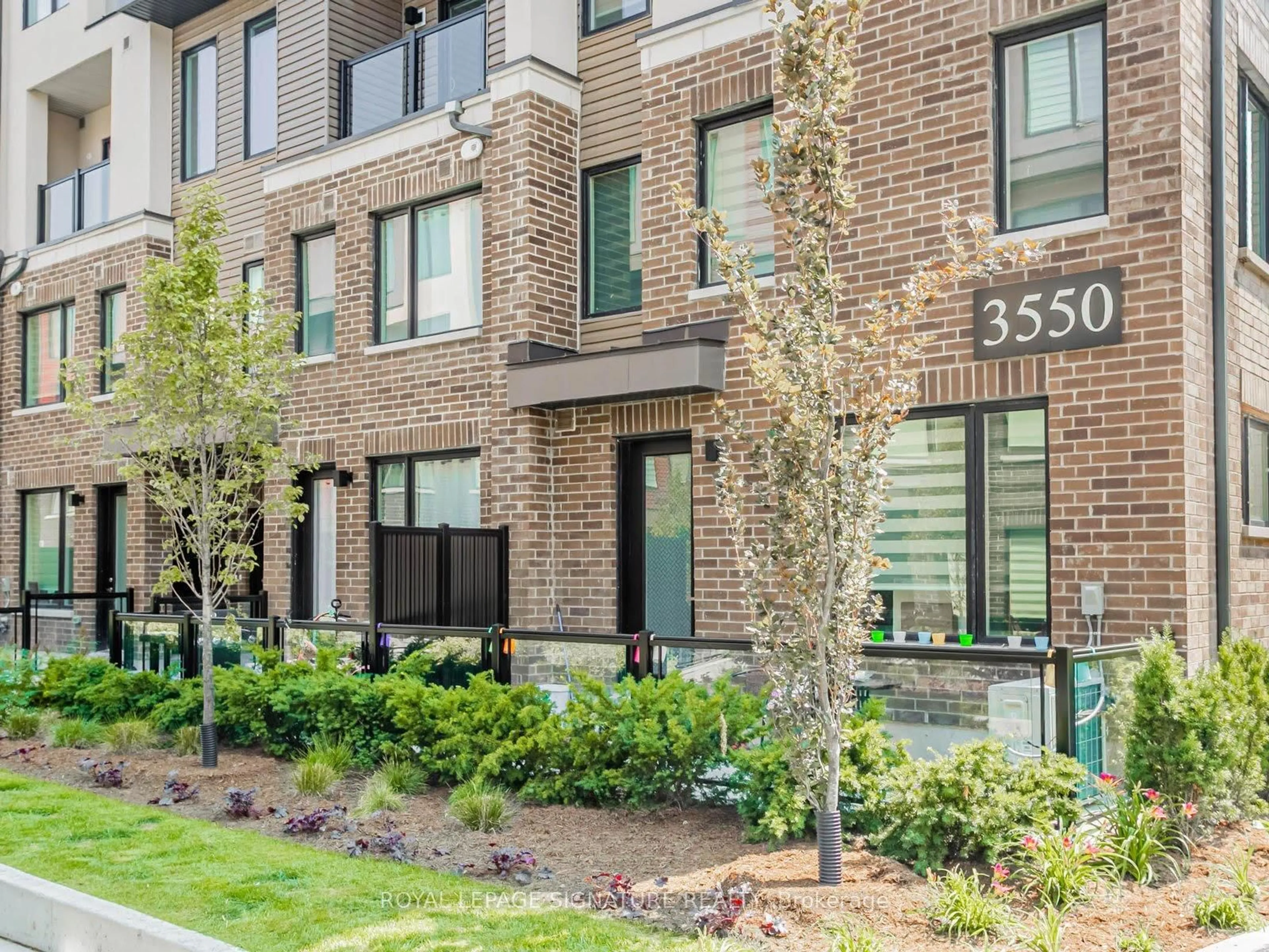 Home with brick exterior material, street for 3550 Colonial Dr #24, Mississauga Ontario L5L 0C1