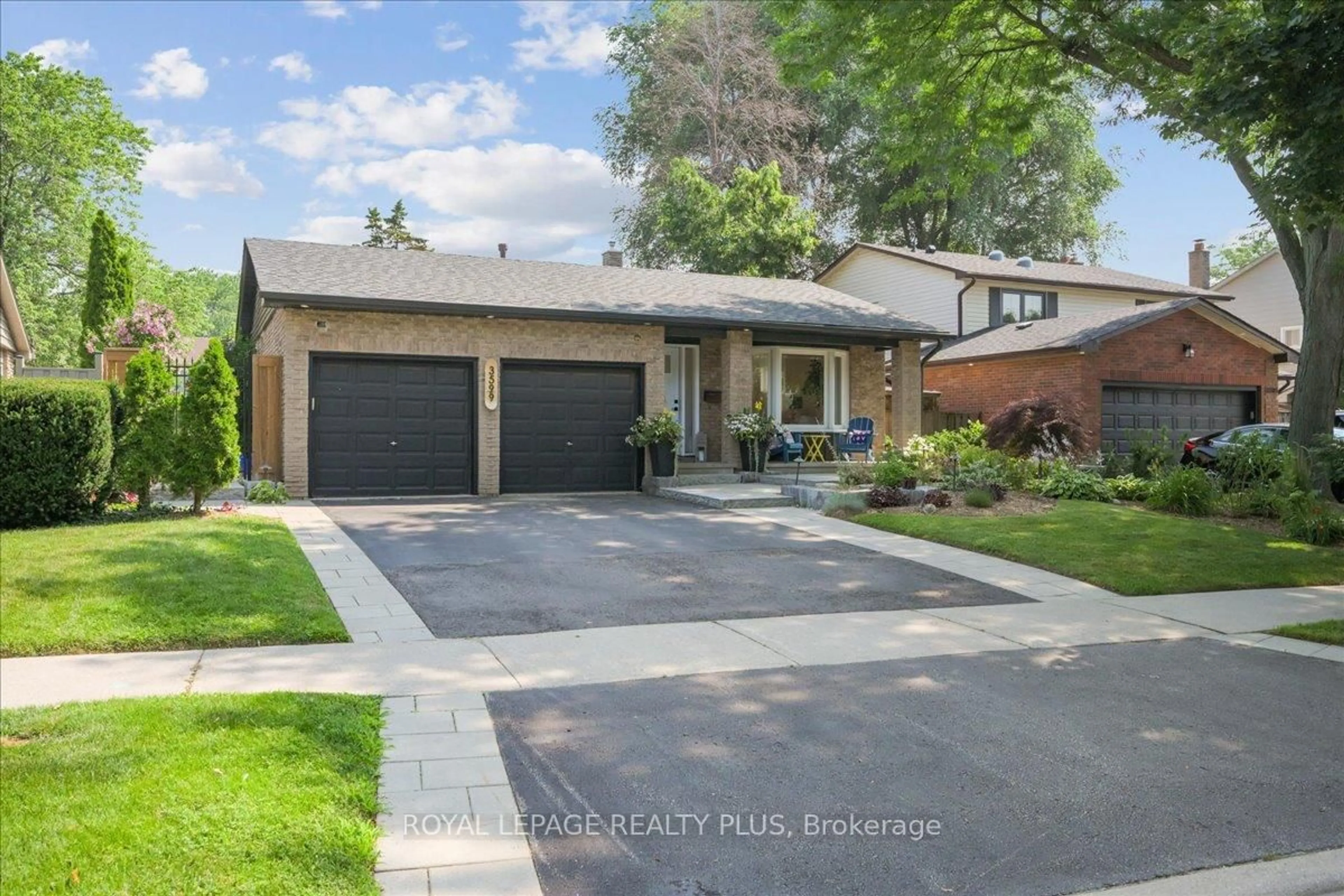 Home with brick exterior material, street for 3599 Pitch Pine Cres, Mississauga Ontario L5L 1P9