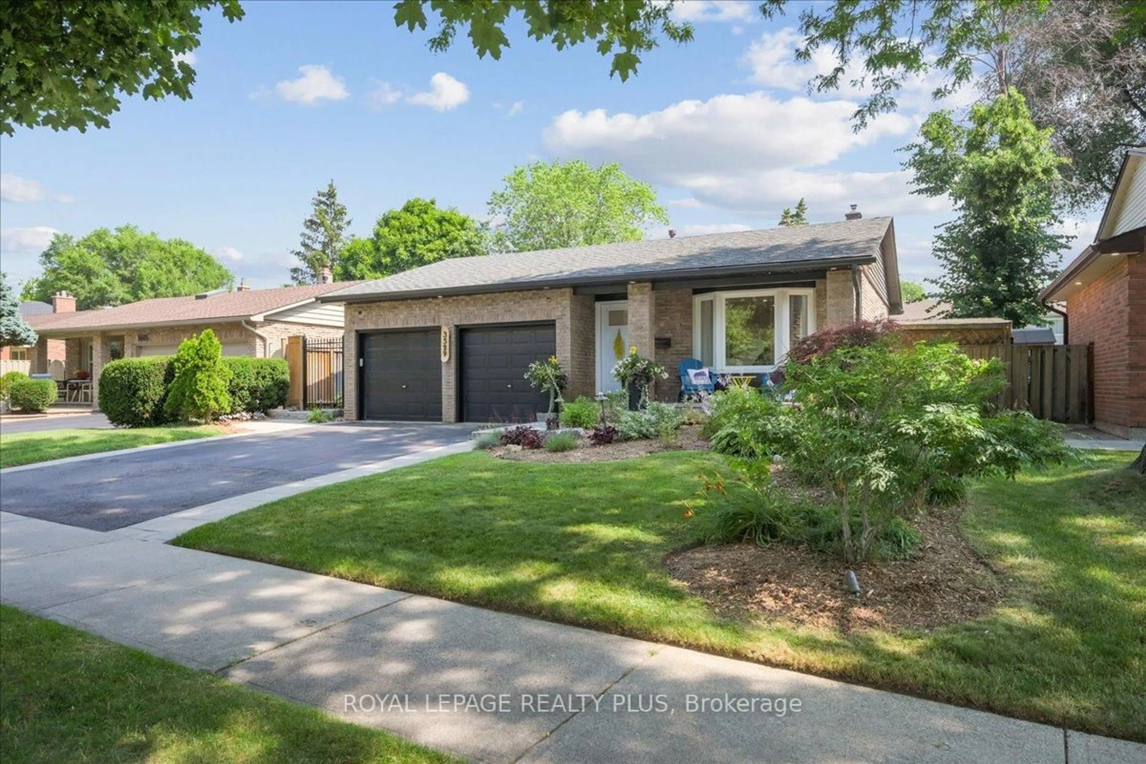 Home with brick exterior material, street for 3599 Pitch Pine Cres, Mississauga Ontario L5L 1P9