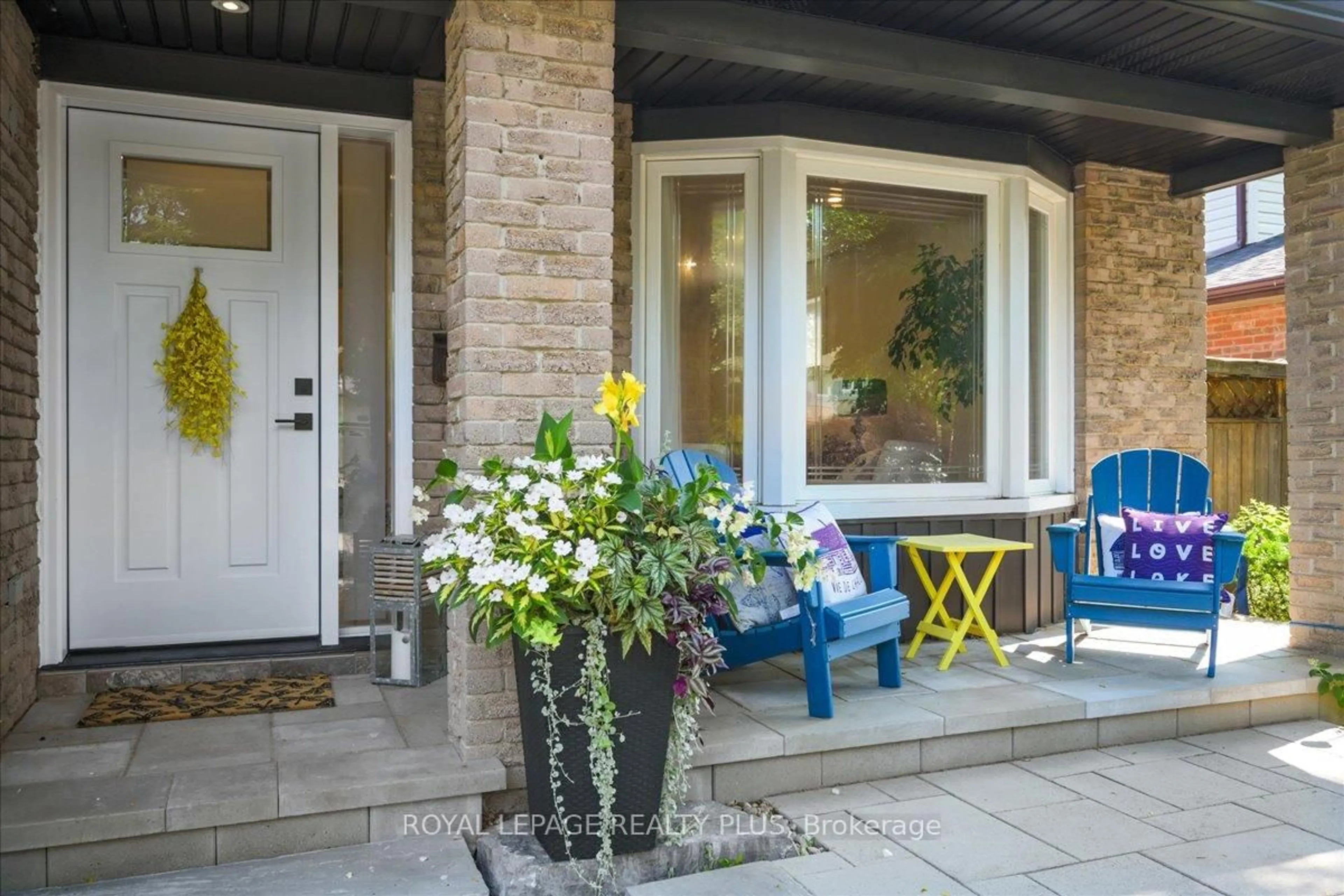Indoor entryway for 3599 Pitch Pine Cres, Mississauga Ontario L5L 1P9