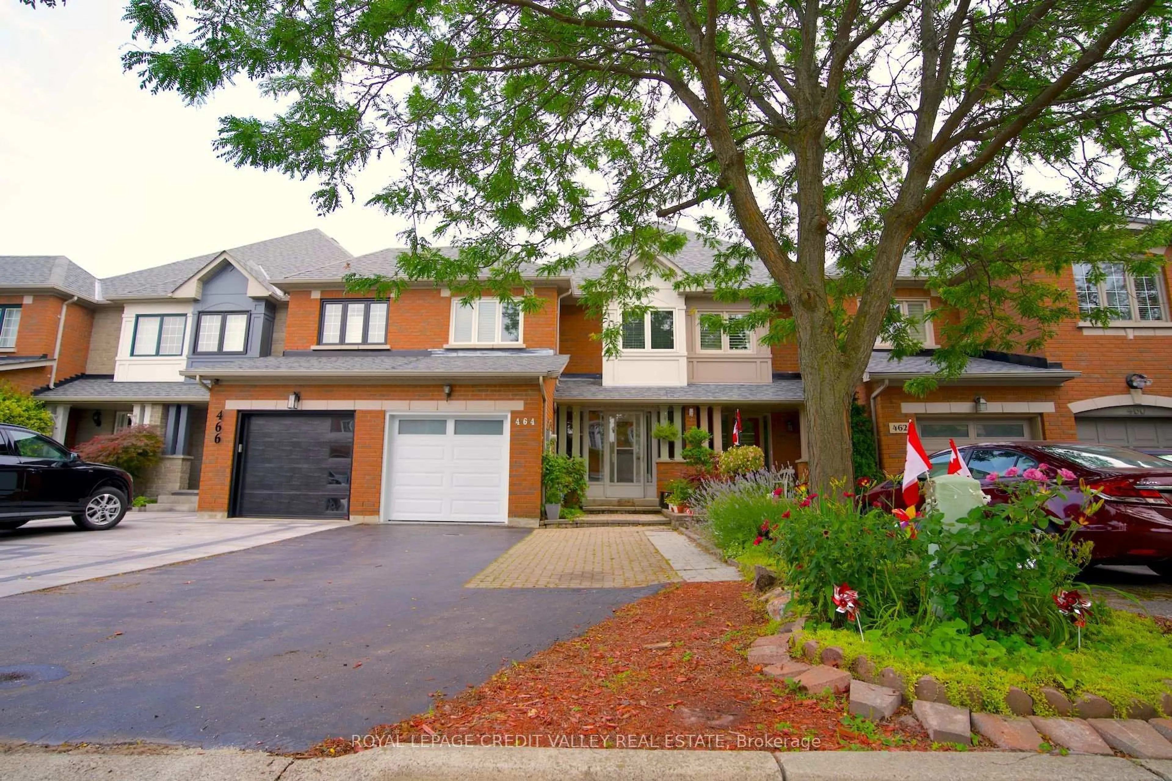 Home with brick exterior material, street for 464 Dalmuir Mews, Mississauga Ontario L4Z 3W2