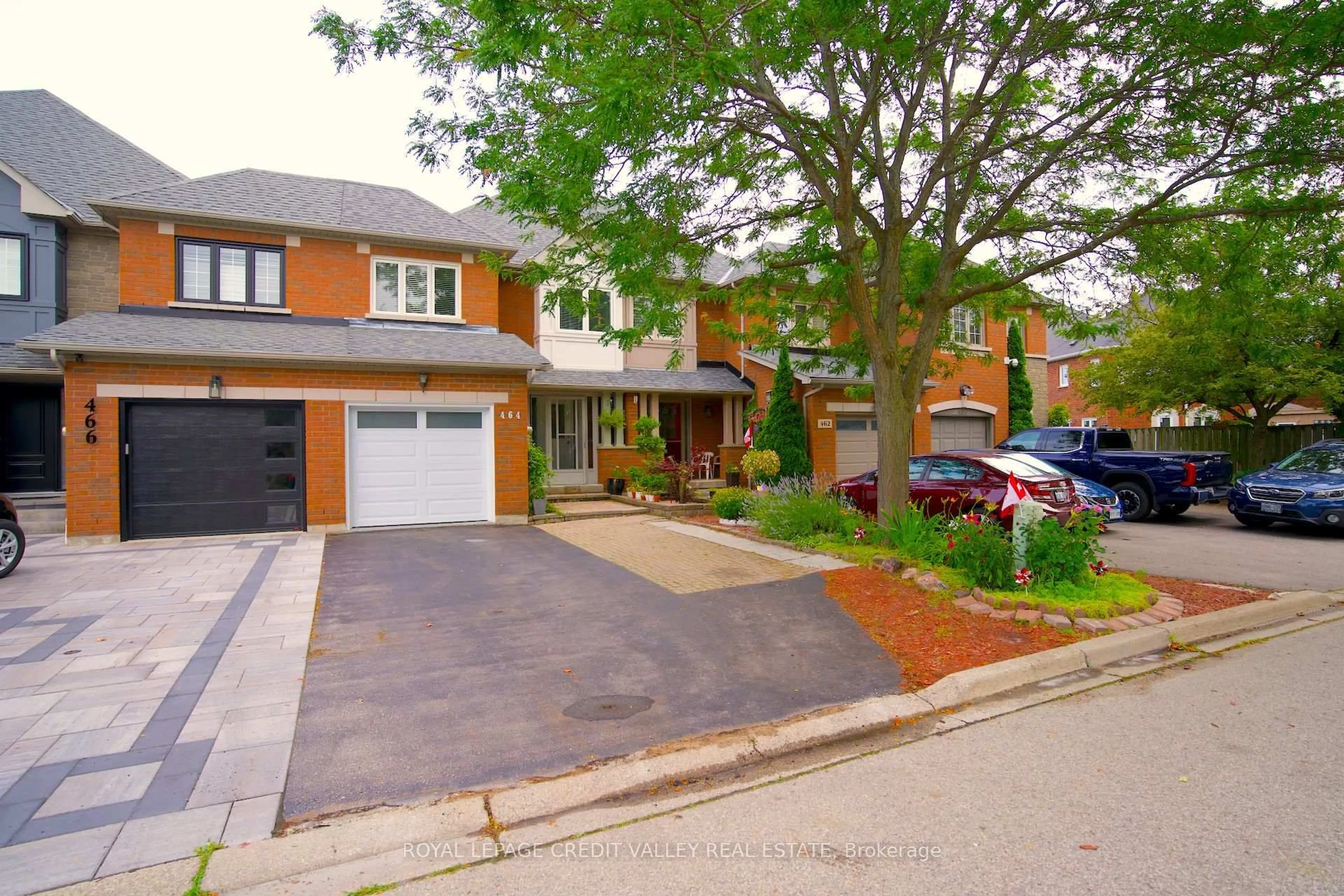 Home with brick exterior material, street for 464 Dalmuir Mews, Mississauga Ontario L4Z 3W2