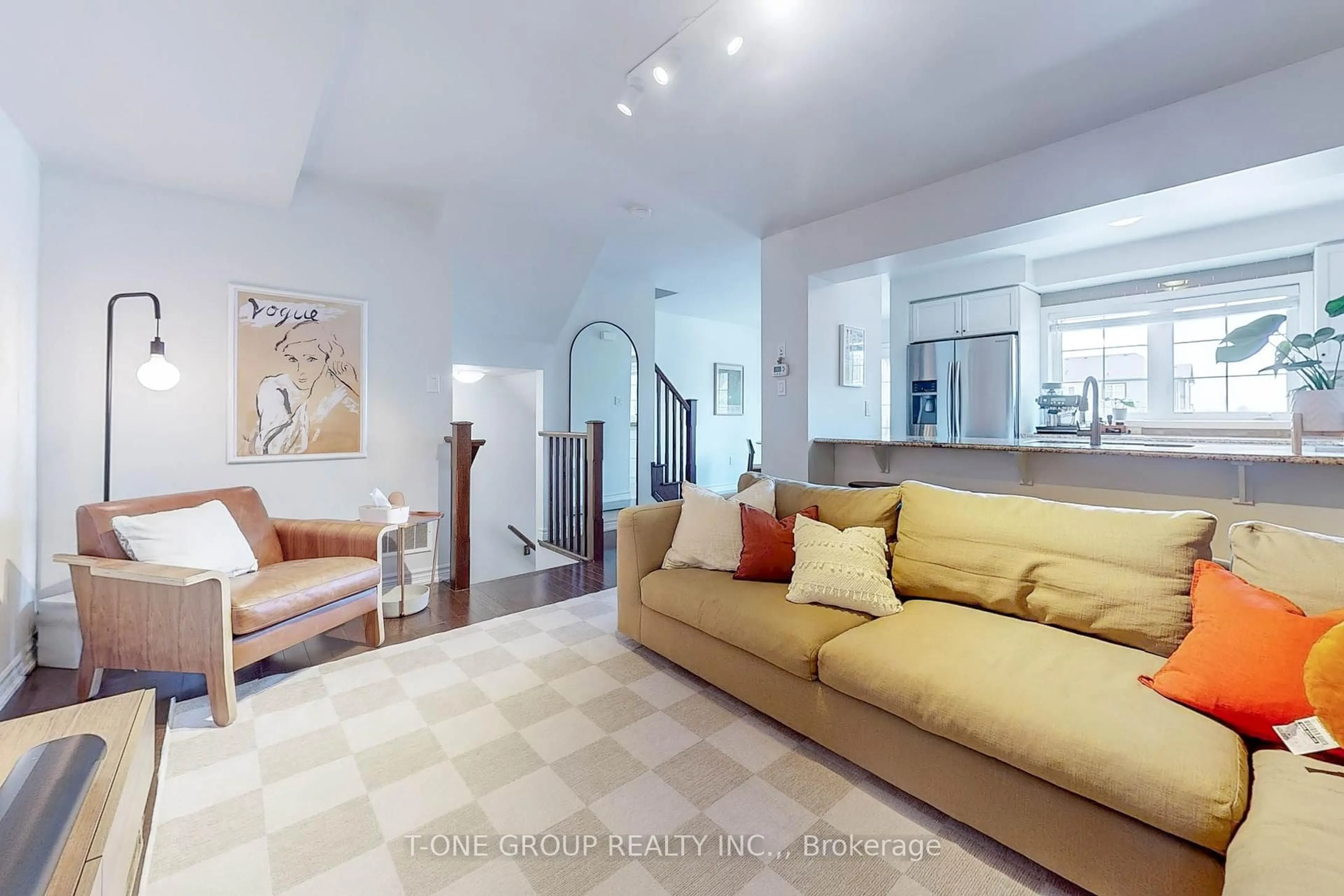 Living room with furniture, unknown for 301 ELLEN DAVIDSON Dr, Oakville Ontario L6M 0V5