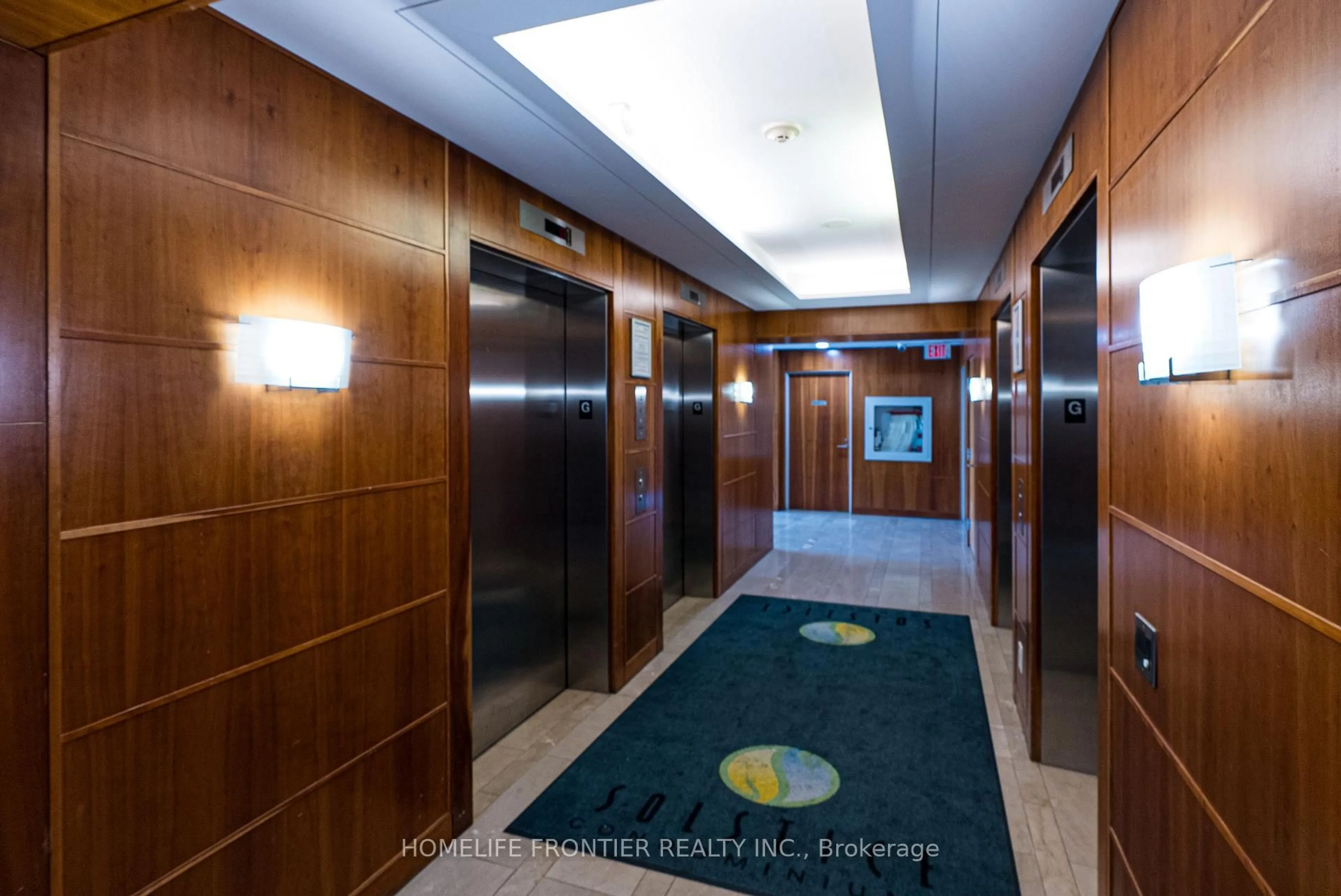 Indoor foyer for 225 Webb Dr #1905, Mississauga Ontario L5B 4P2