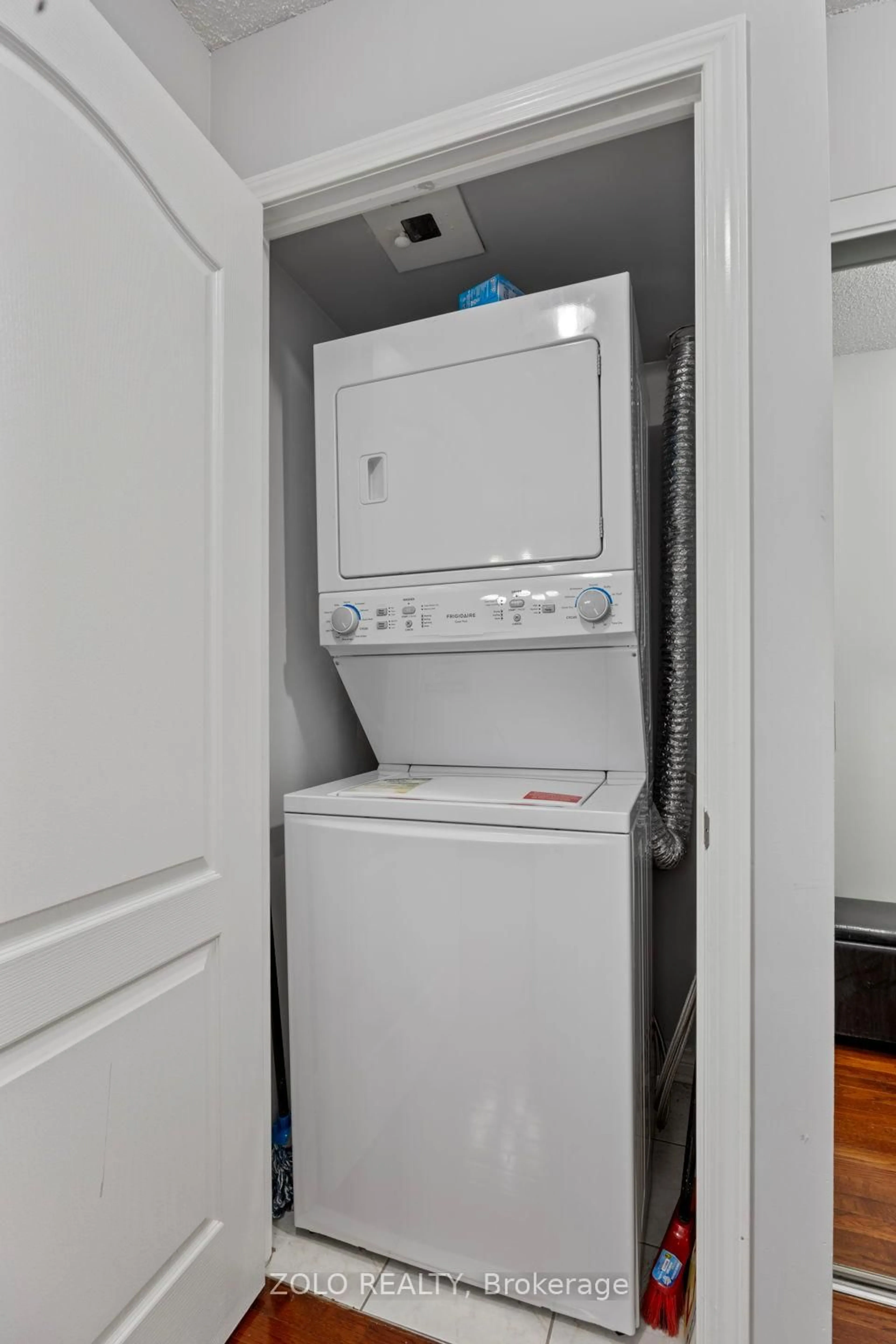 Laundry room for 1 Elm Dr #611, Mississauga Ontario L5B 4M1