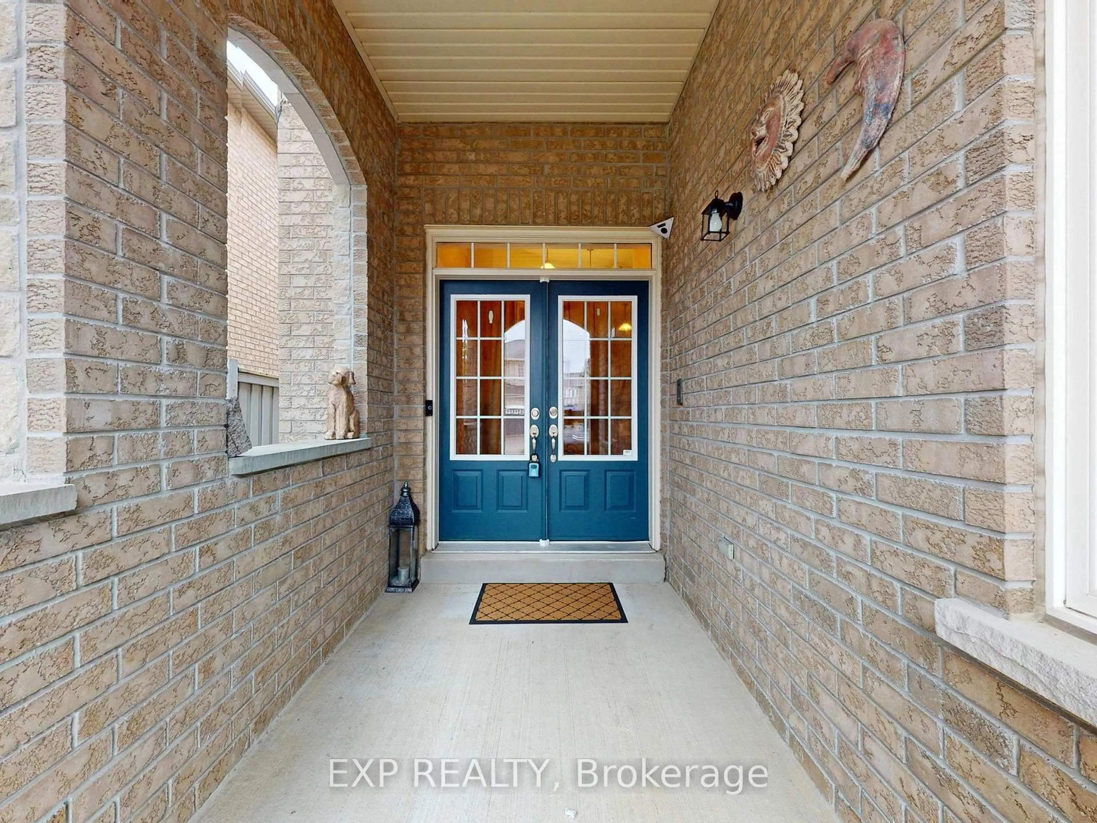 Indoor entryway for 94 Pannahill Dr, Brampton Ontario L6P 3B3