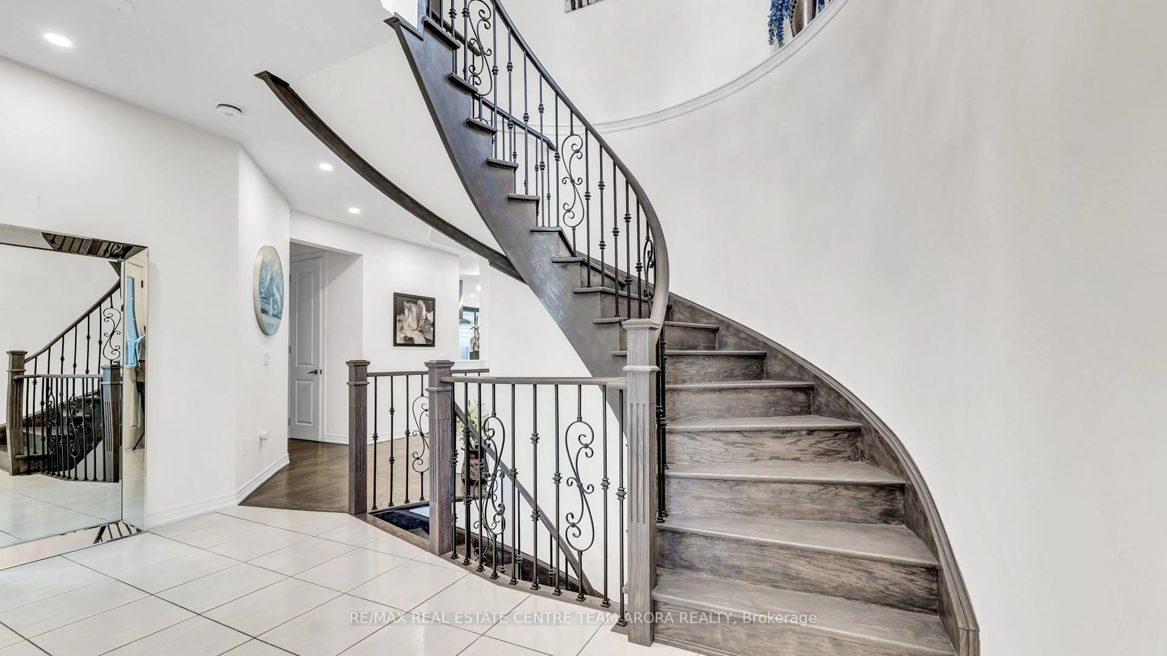 Stairs for 20 Pellegrino Rd, Brampton Ontario L7A 4V5