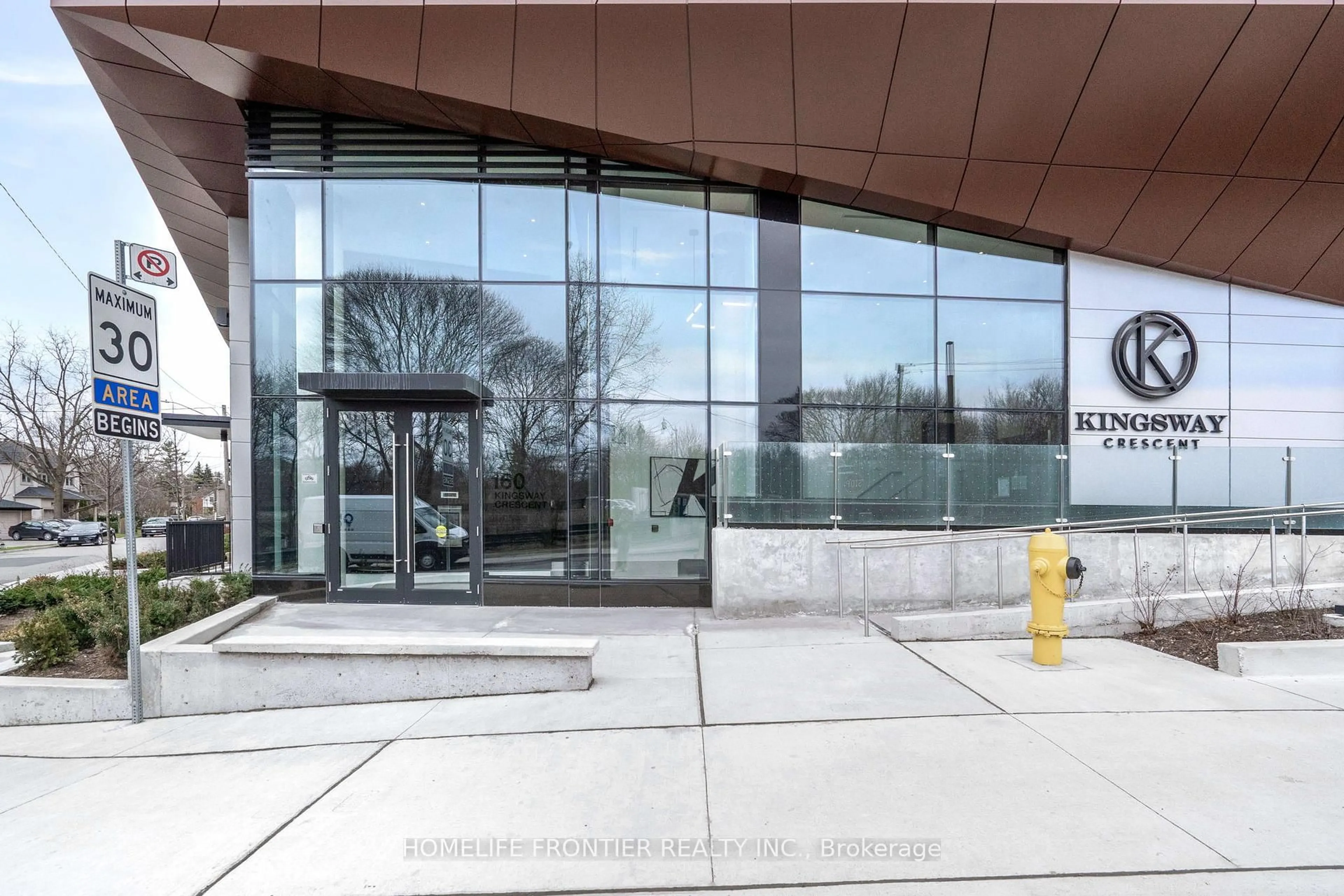 Indoor foyer for 160 Kingsway Cres #416, Toronto Ontario M8X 2S4