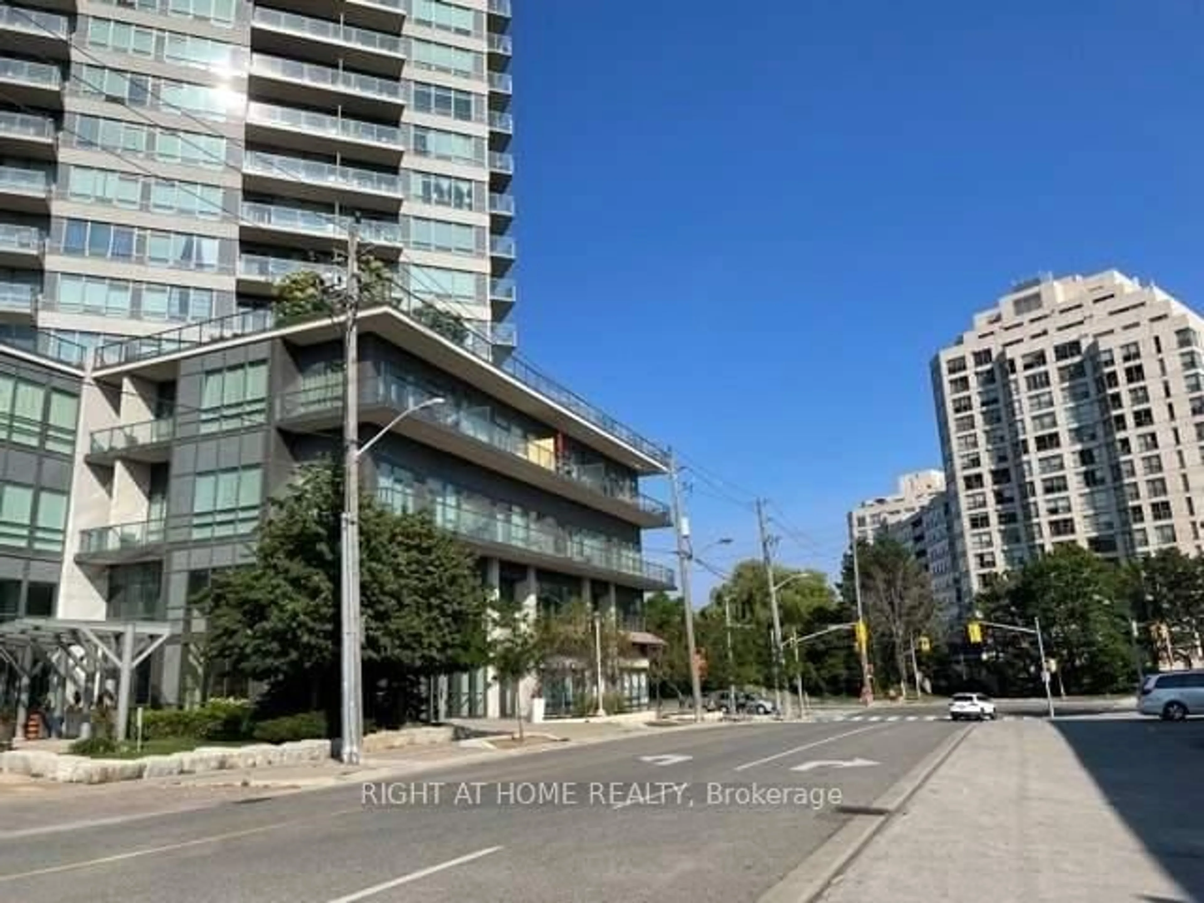 Blurry image for 2240 Lakeshore Blvd #2707, Toronto Ontario M8V 0B1