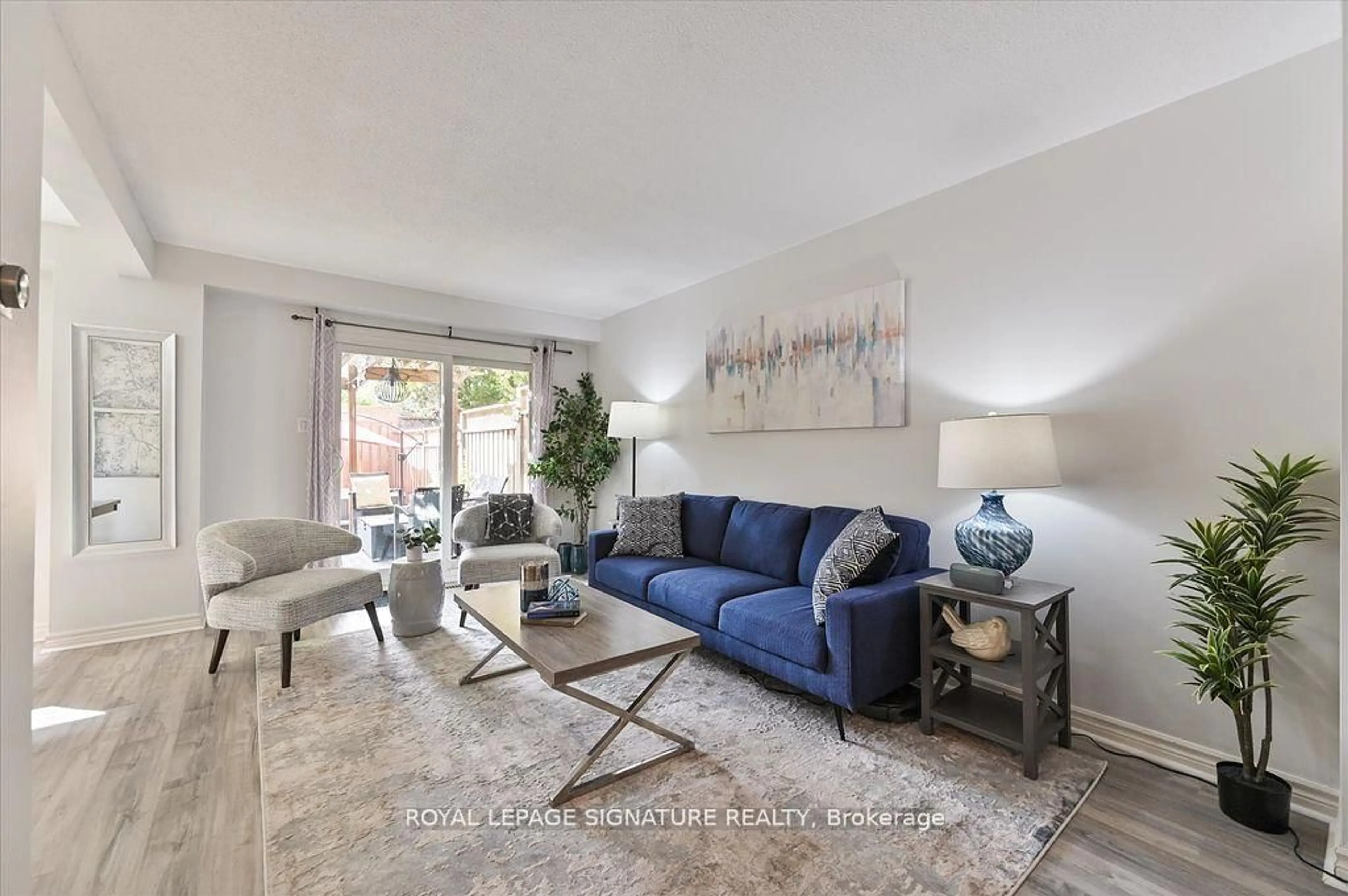 Living room with furniture, unknown for 2709 Romark Mews, Mississauga Ontario L5L 2Z4