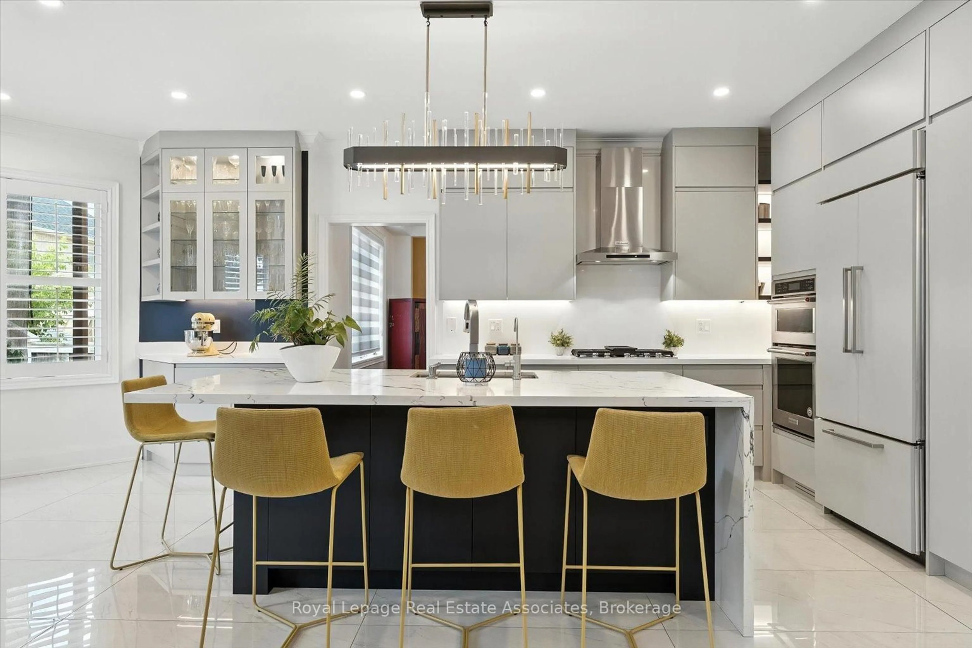 Contemporary kitchen, ceramic/tile floor for 27 Grouse Lane, Brampton Ontario L6Y 5K9