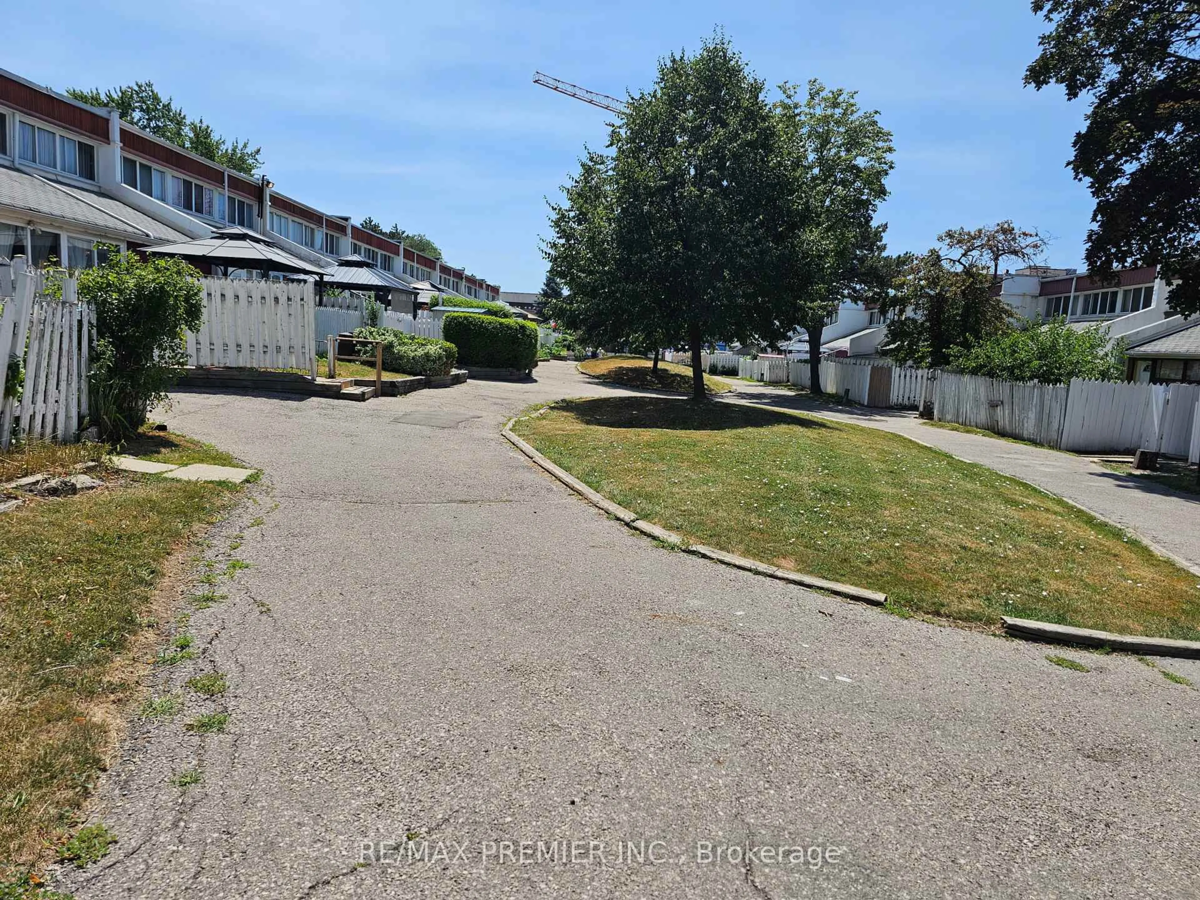A pic from outside/outdoor area/front of a property/back of a property/a pic from drone, street for 2901 Jane St #Unit 15, Toronto Ontario M3N 2J8