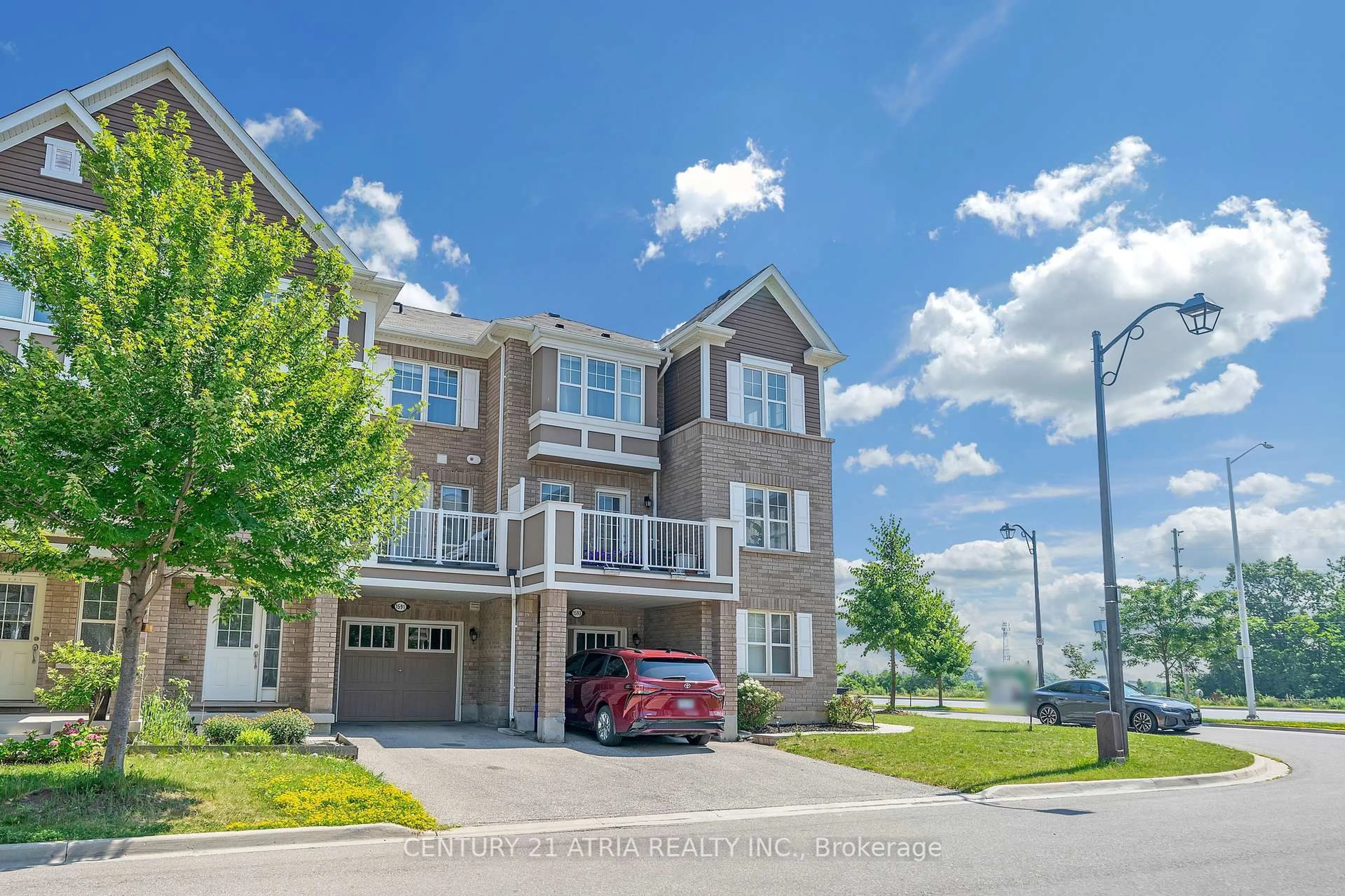A pic from outside/outdoor area/front of a property/back of a property/a pic from drone, unknown for 1591 Leblanc Crt, Milton Ontario L9E 0A3