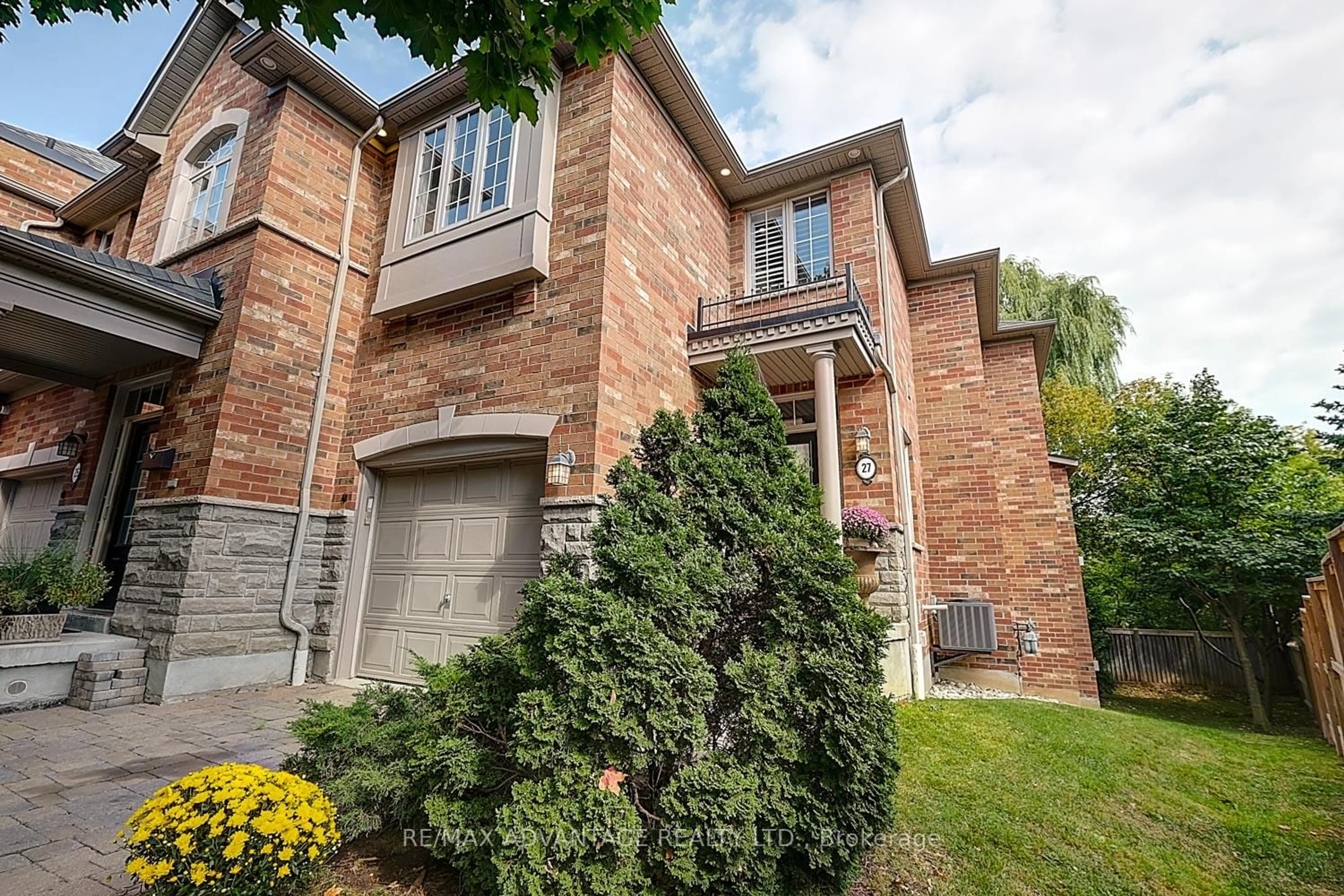 Home with brick exterior material, street for 2401 Fifth Line #27, Mississauga Ontario L5K 1V9