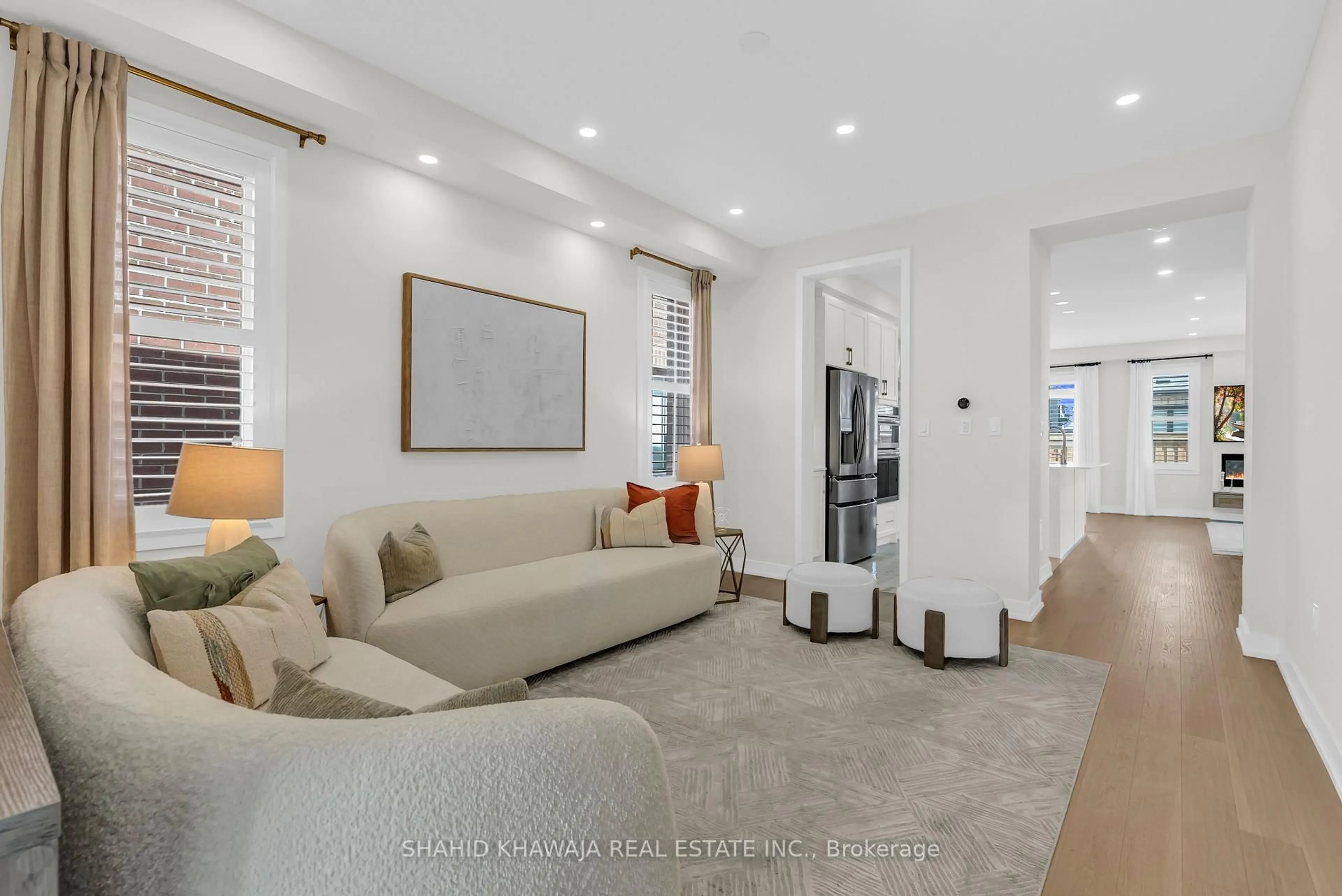 Living room with furniture, unknown for 632 Bearberry Pl, Milton Ontario L9E 1V2