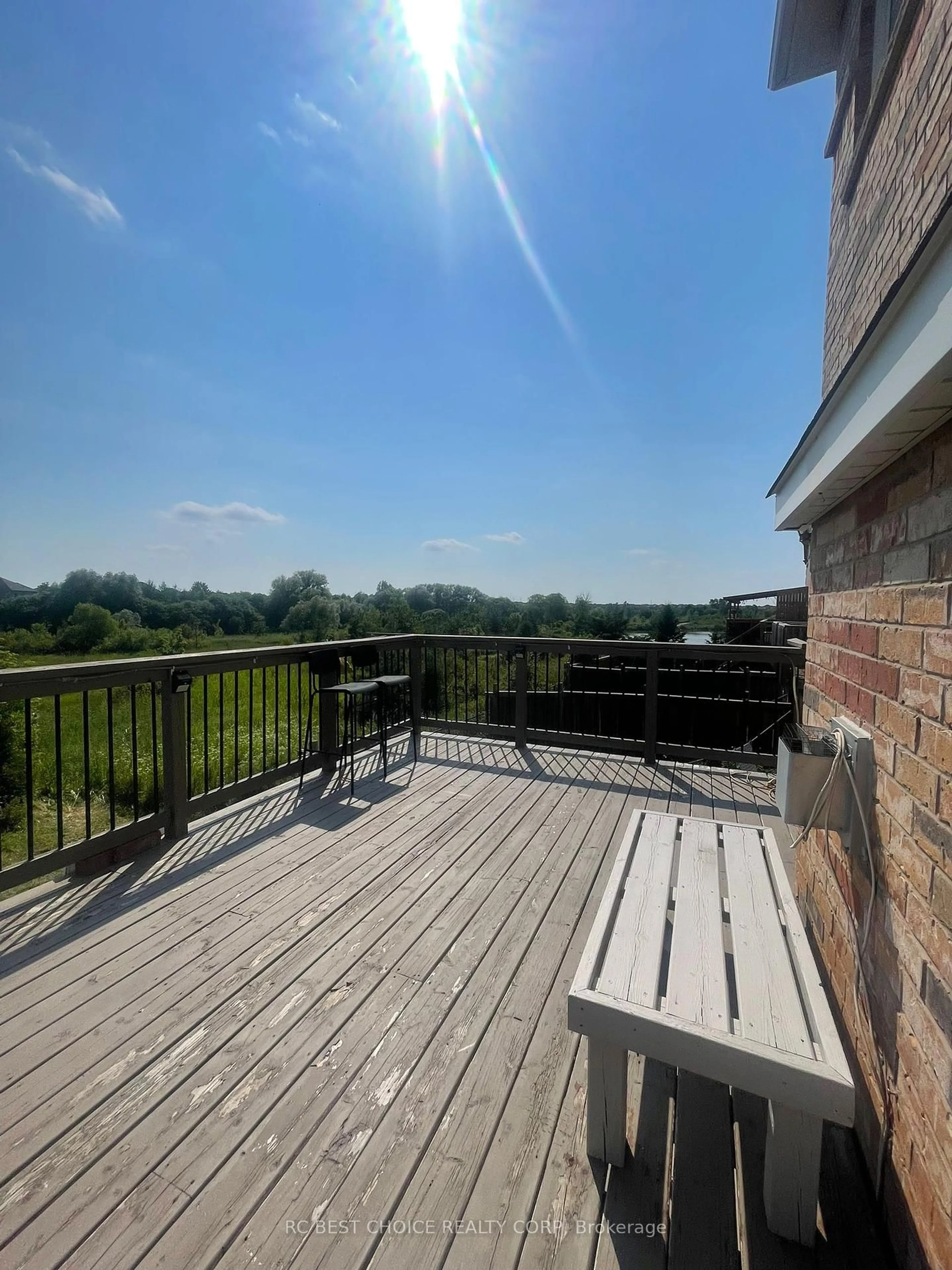 A pic from outside/outdoor area/front of a property/back of a property/a pic from drone, unknown for 54 CLEARFIELD Dr, Brampton Ontario L6P 3J5