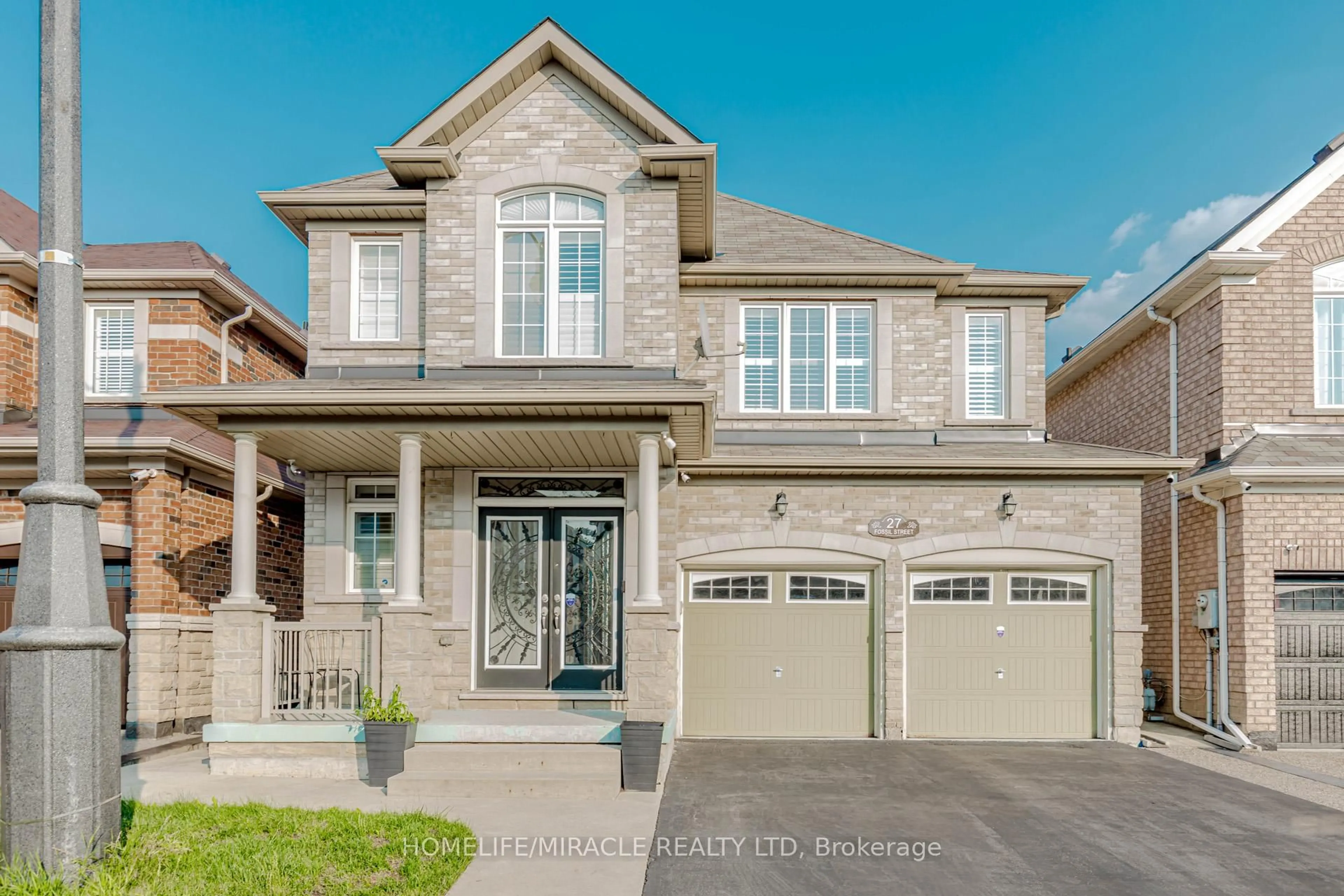 Home with brick exterior material, street for 27 Fossil St, Brampton Ontario L6P 3G7