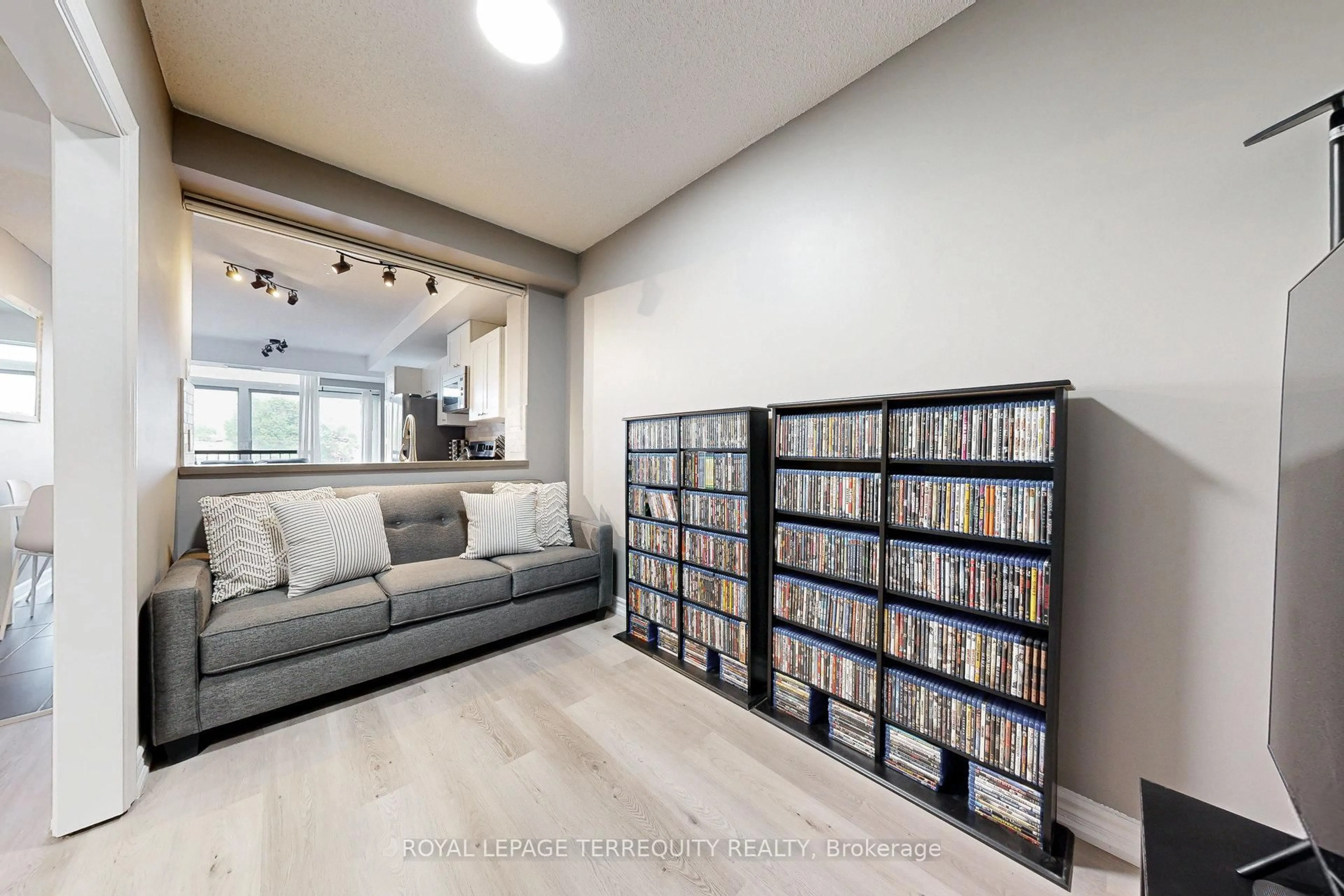 Home theater for 200 Burnhamthorpe Rd #402, Mississauga Ontario L5A 4L4