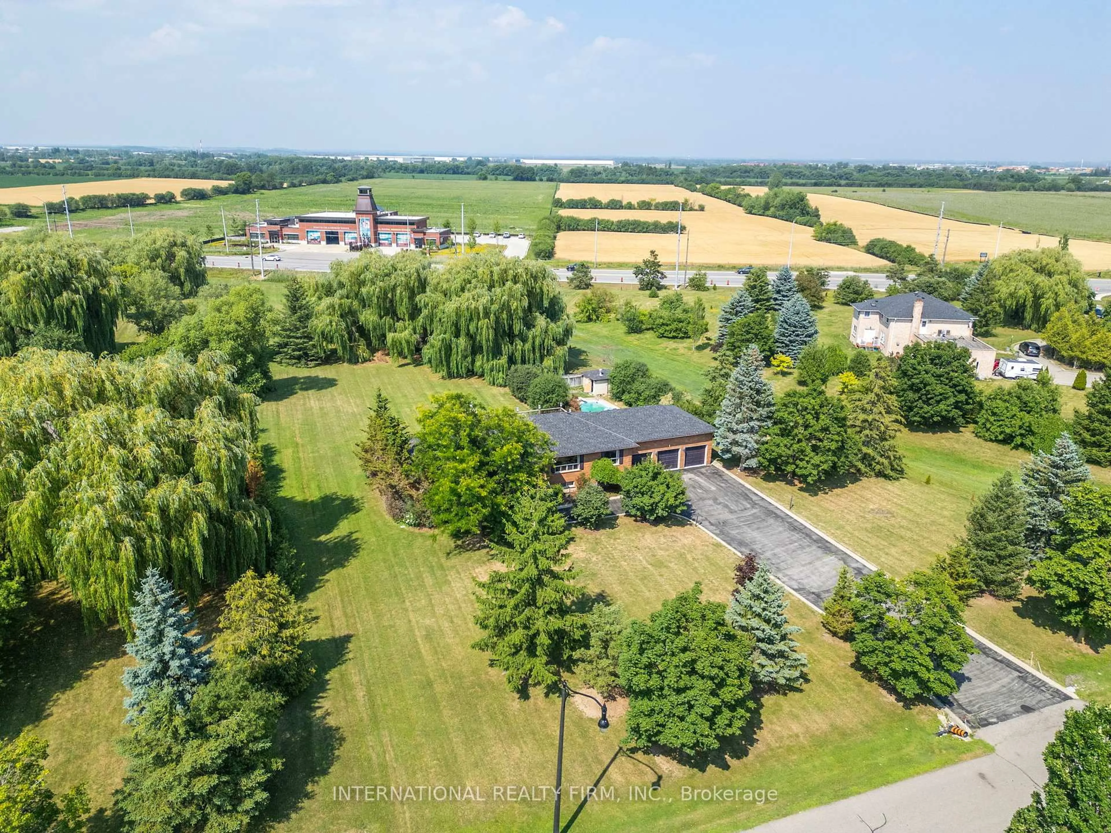 A pic from outside/outdoor area/front of a property/back of a property/a pic from drone, unknown for 3 Grafton Cres, Brampton Ontario L6T 3Z8