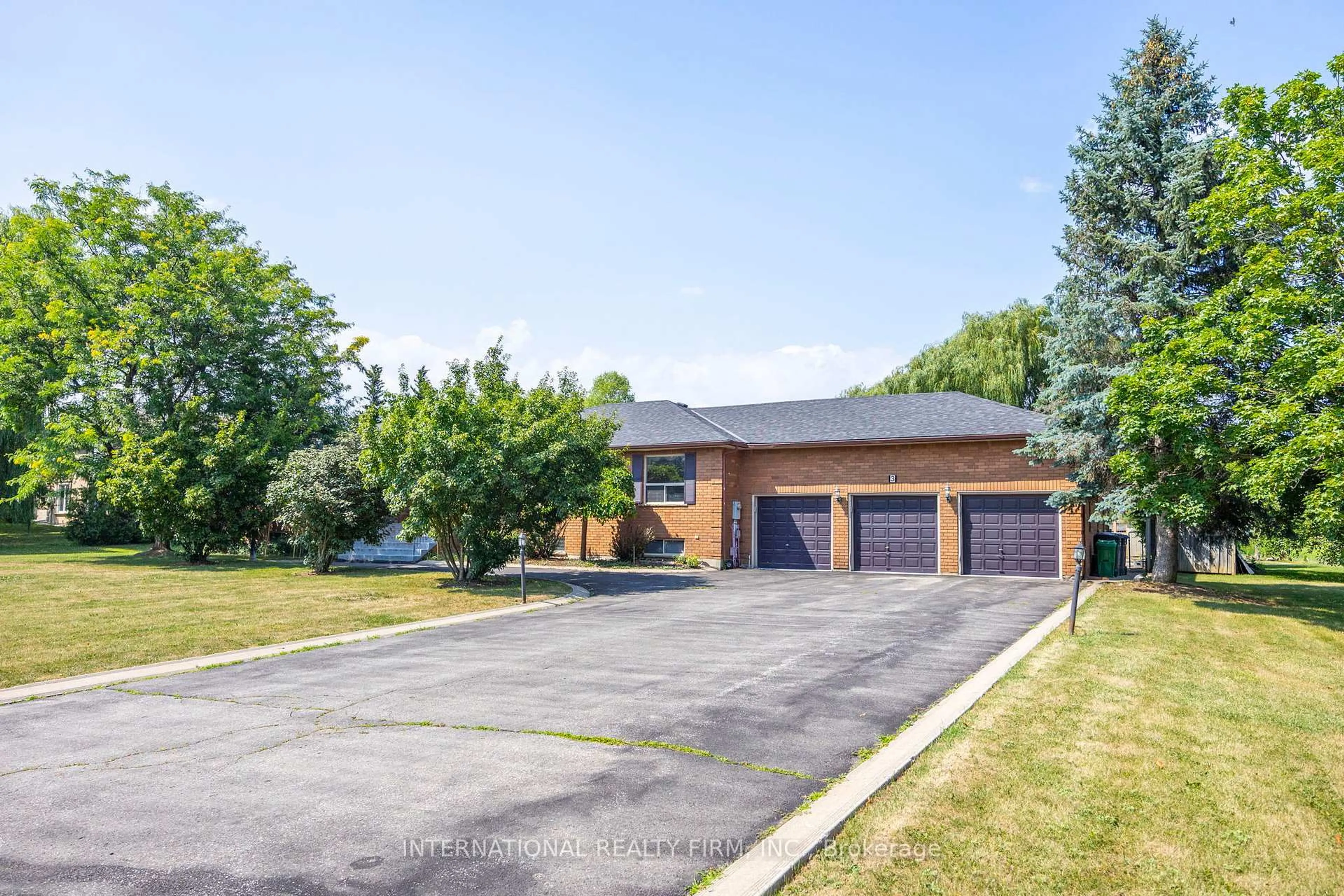 Home with brick exterior material, street for 3 Grafton Cres, Brampton Ontario L6T 3Z8