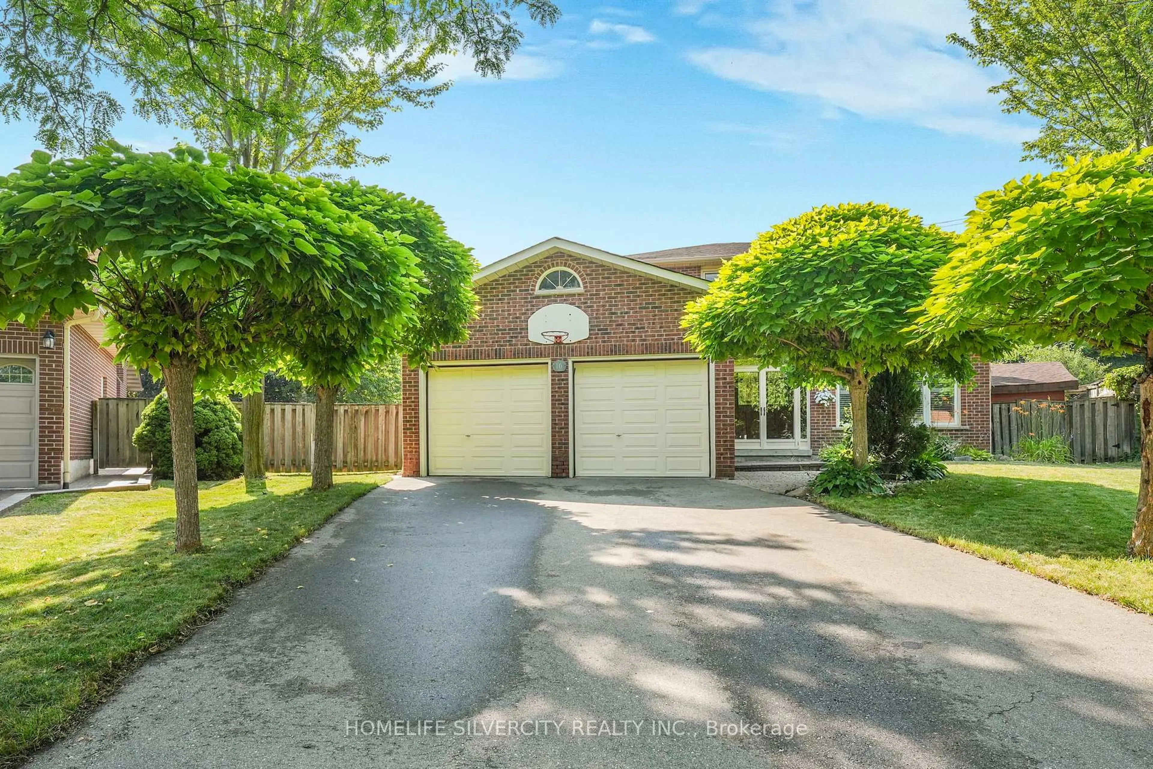A pic from outside/outdoor area/front of a property/back of a property/a pic from drone, street for 16 Pacific Lane, Brampton Ontario L6S 3V1