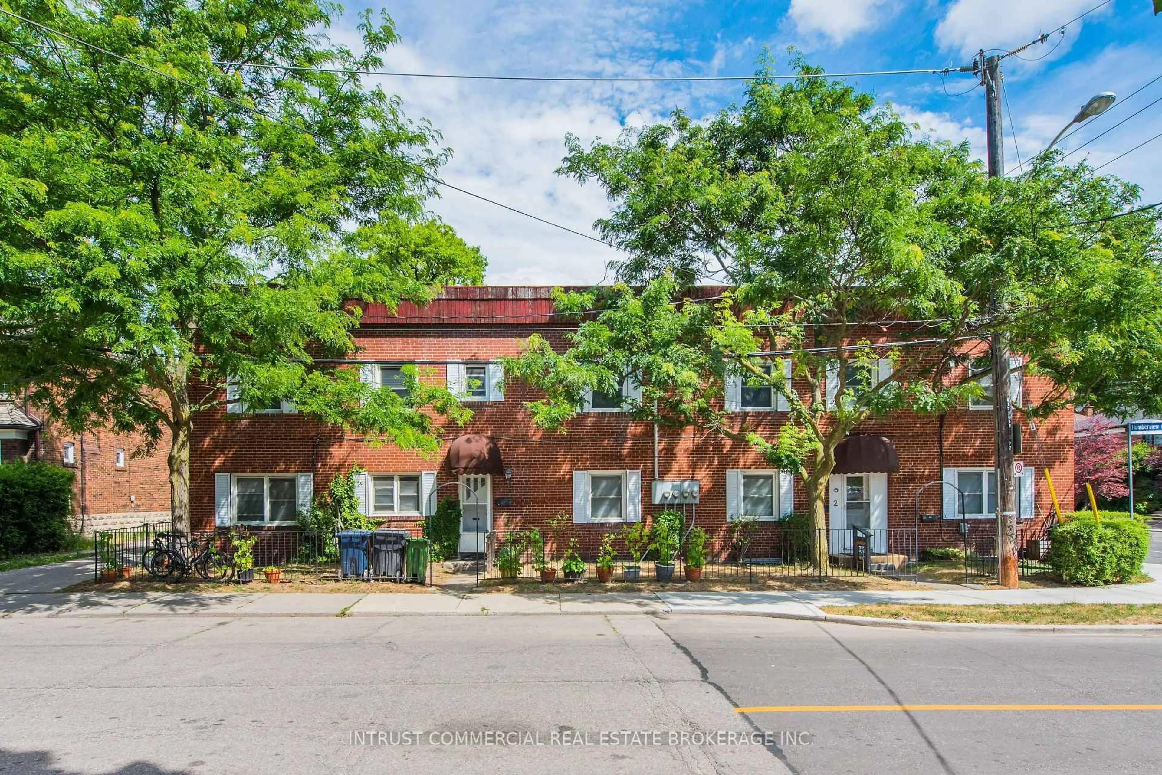 Home with brick exterior material, street for 200 Jane St, Toronto Ontario M6S 3Y9