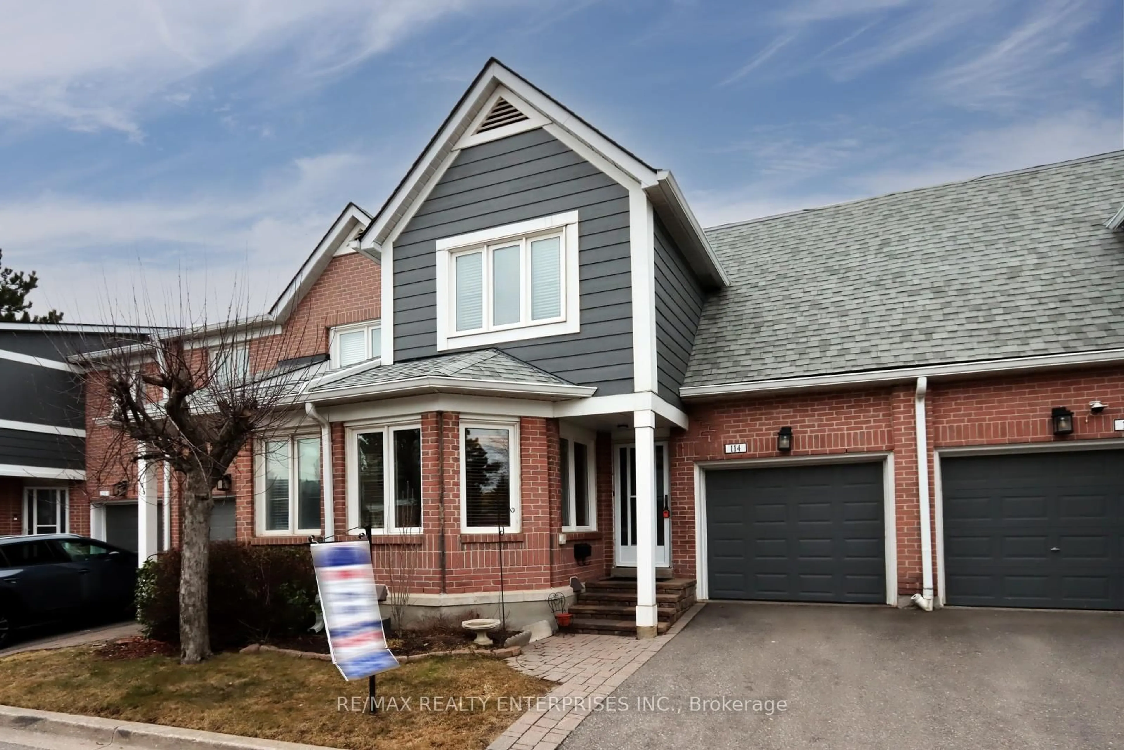 Home with brick exterior material, street for 2205 South Millway Rd #114, Mississauga Ontario L5L 3T2
