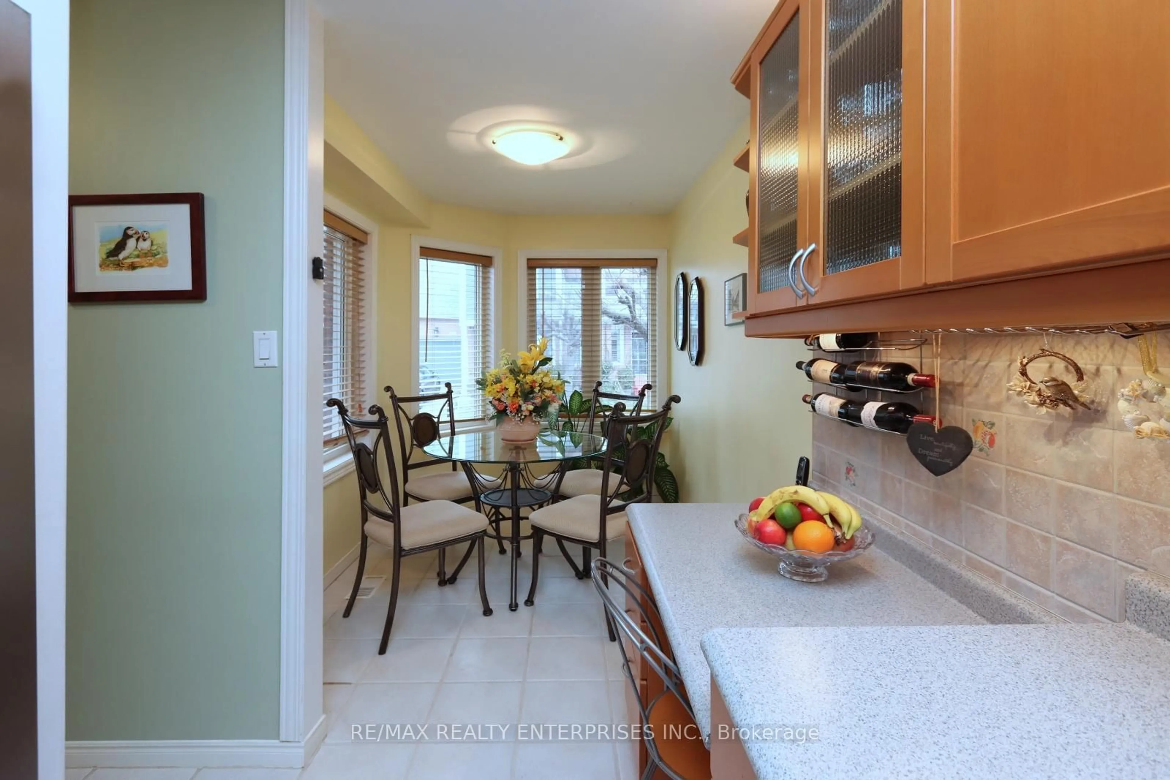 Unknown for 2205 South Millway Rd #114, Mississauga Ontario L5L 3T2