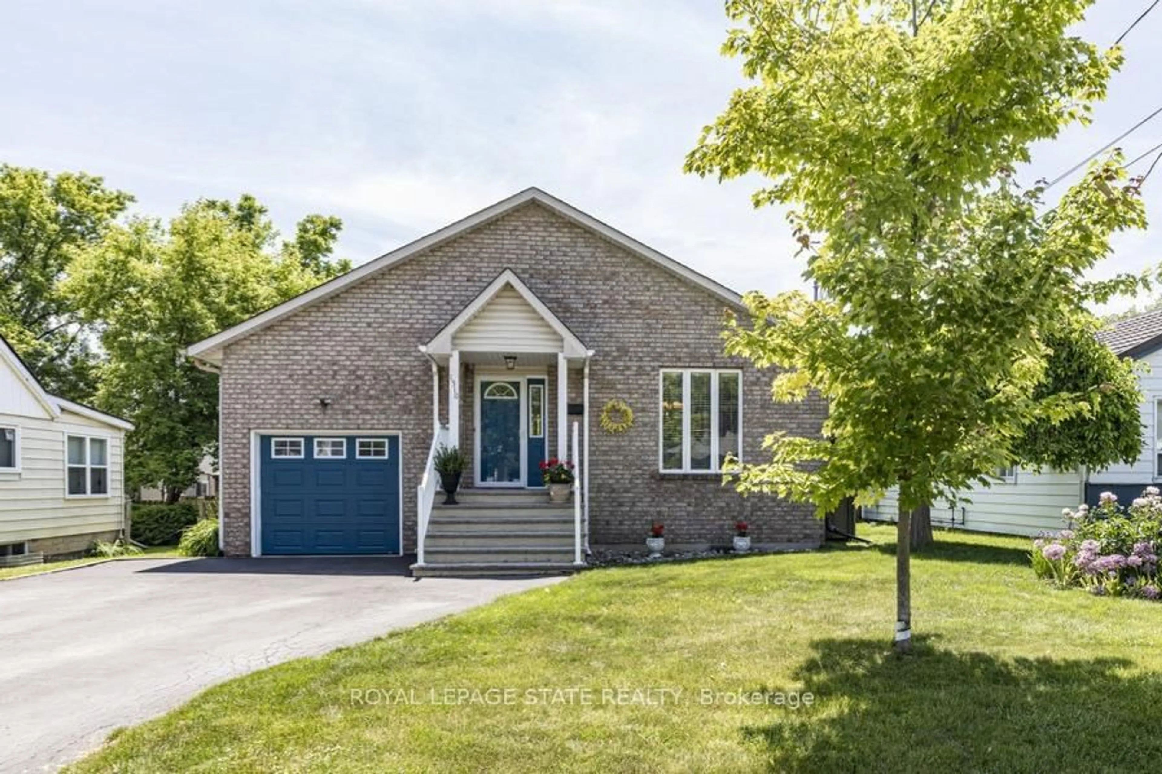 Home with brick exterior material, street for 1510 Norwood Ave, Burlington Ontario L7T 1V8