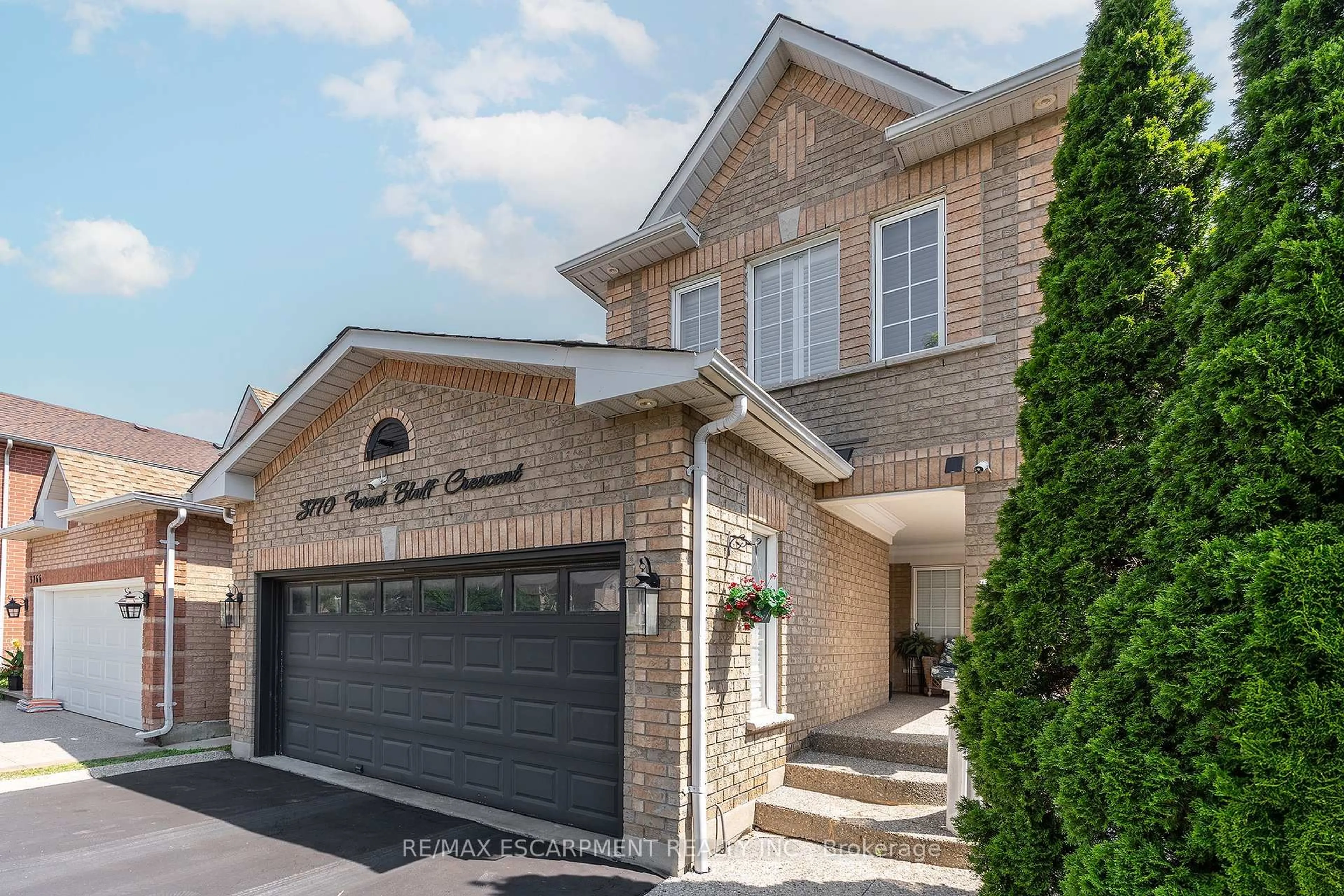Home with brick exterior material, street for 3770 Forest Bluff Cres, Mississauga Ontario L5N 7T8