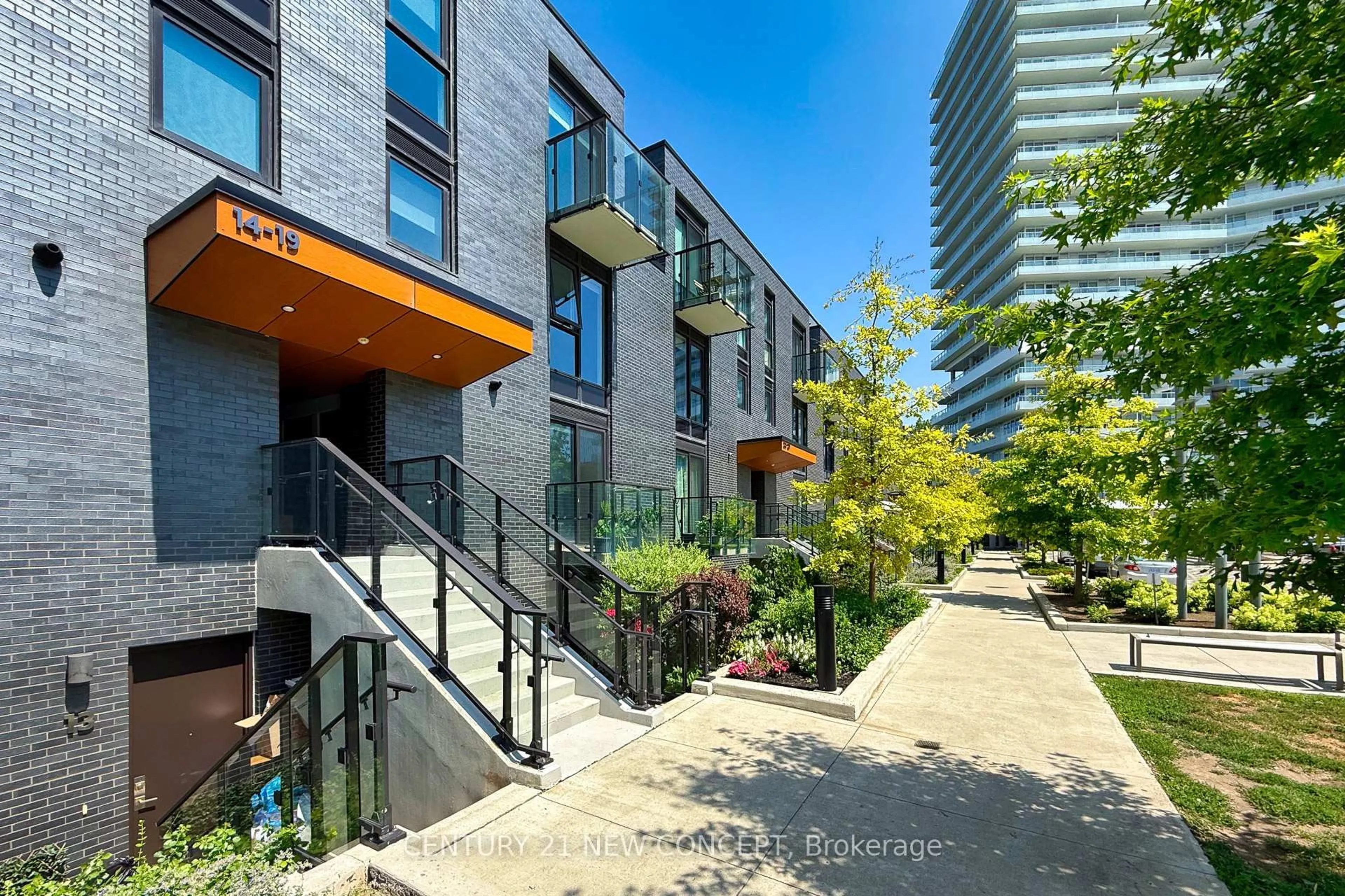 Patio, street for 10 Brin Dr #TH19, Toronto Ontario M8X 0B3