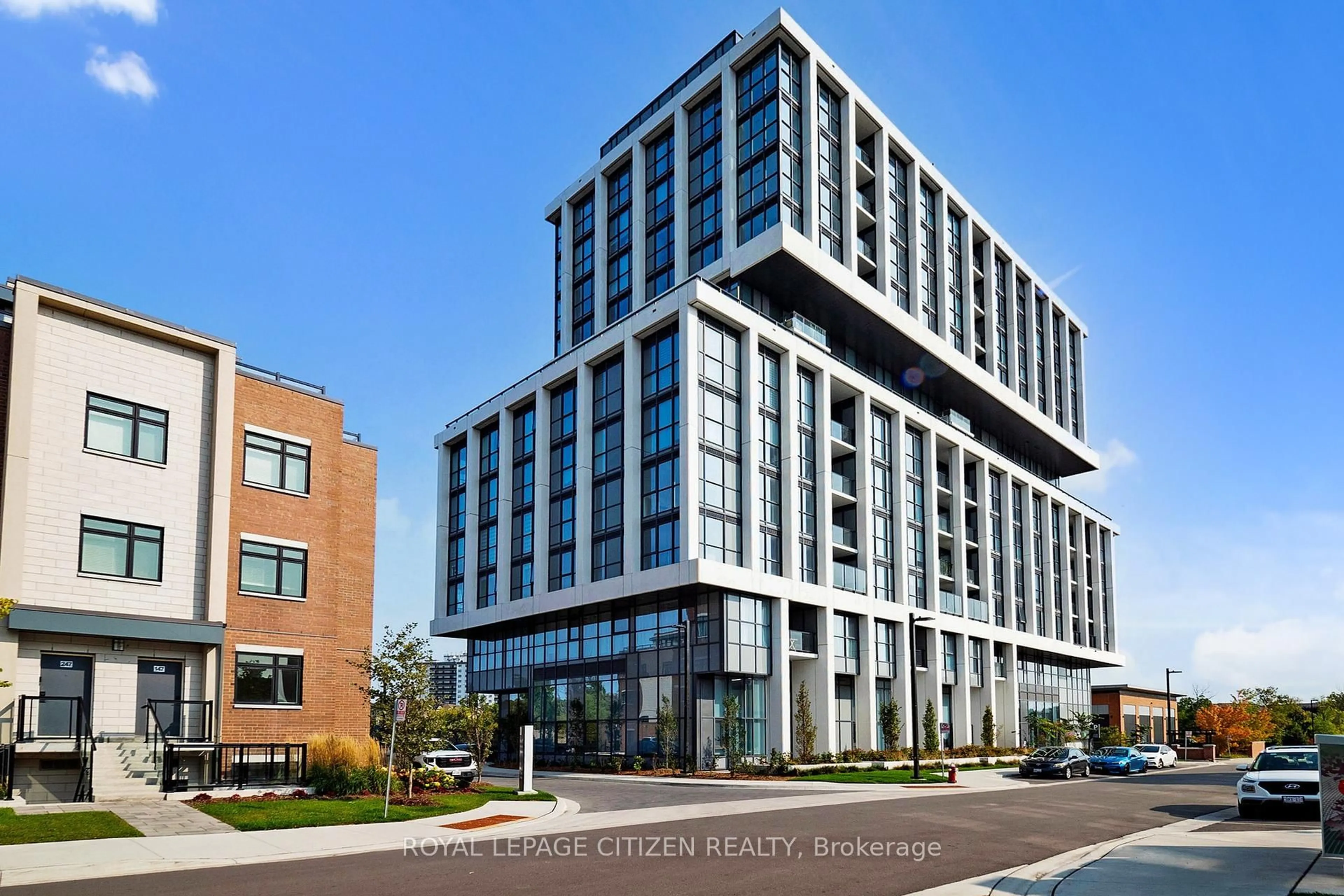 Indoor foyer for 1063 douglas mccurdy comm #201, Mississauga Ontario L5G 0C5