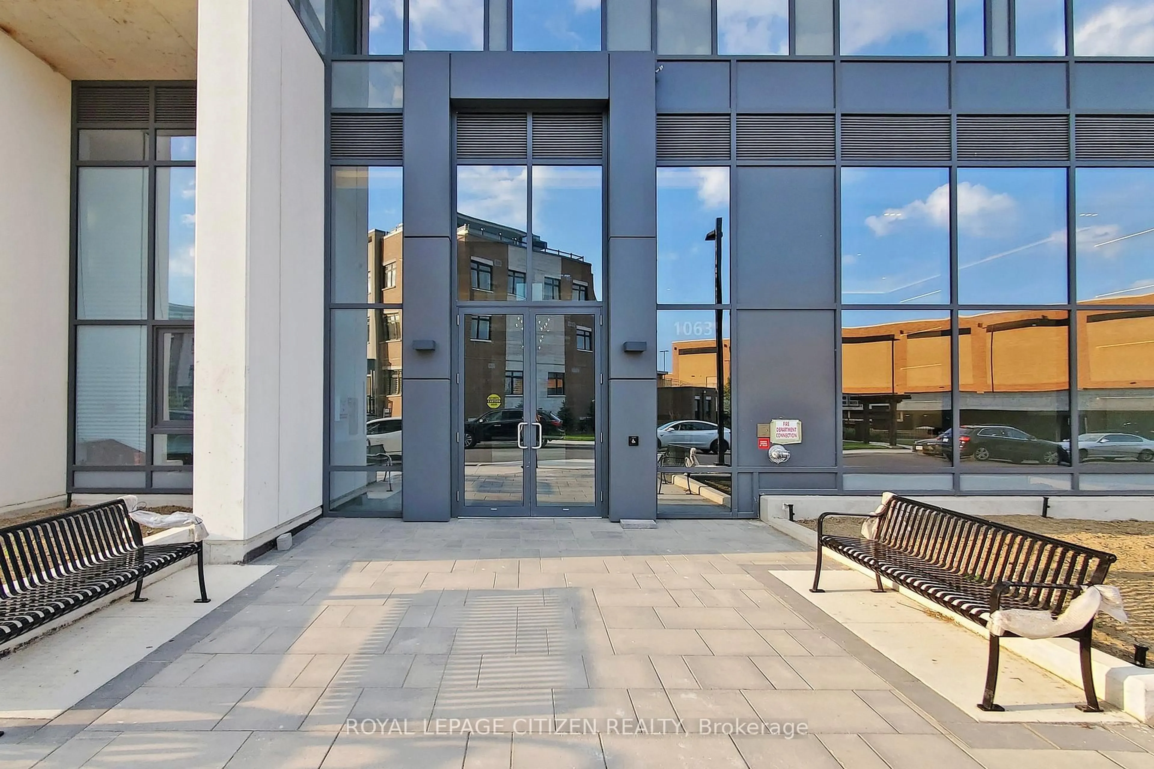 Patio, street for 1063 douglas mccurdy comm #201, Mississauga Ontario L5G 0C5