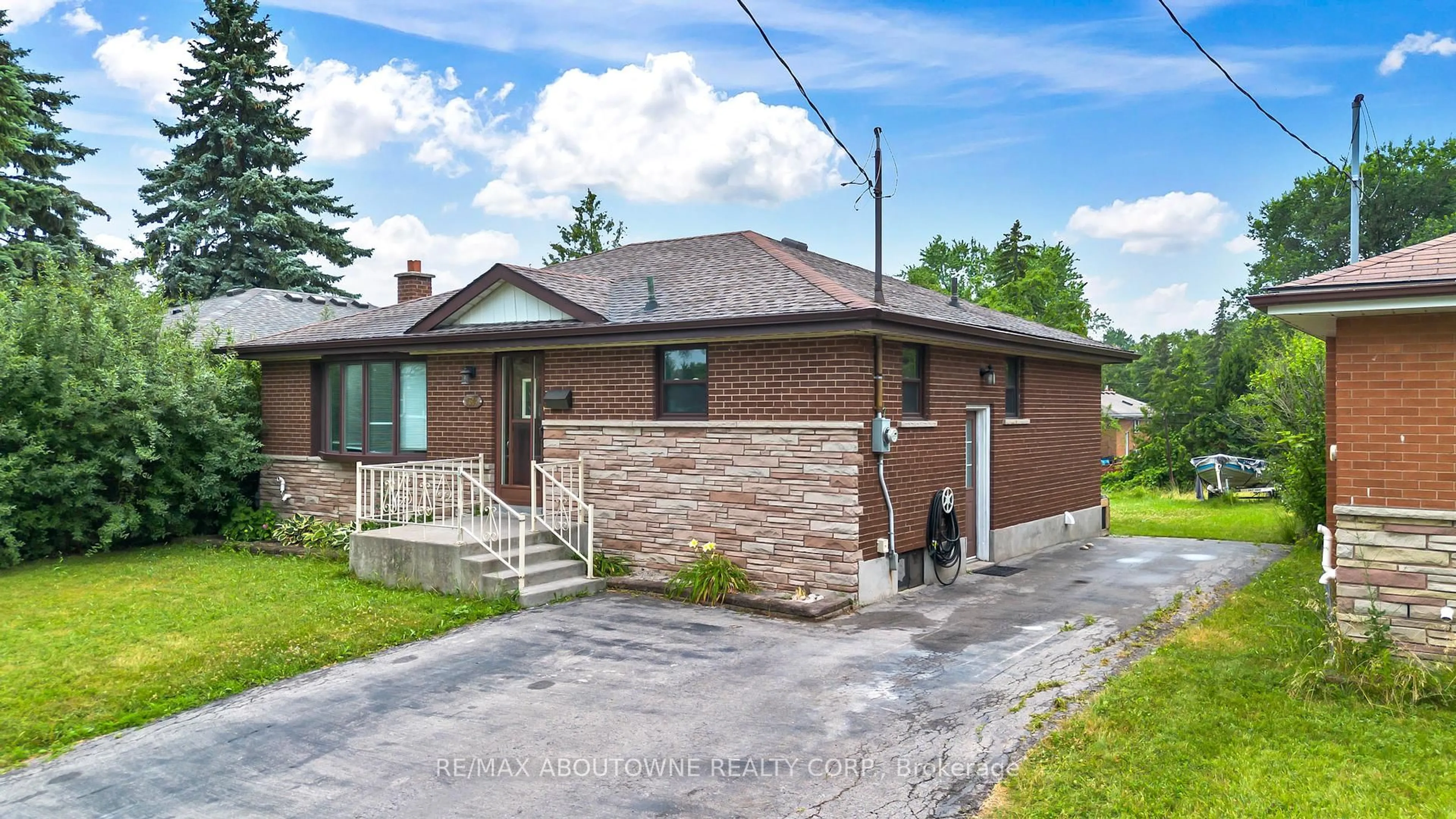 Home with brick exterior material, street for 1314 Fisher Ave, Burlington Ontario L7P 2L6