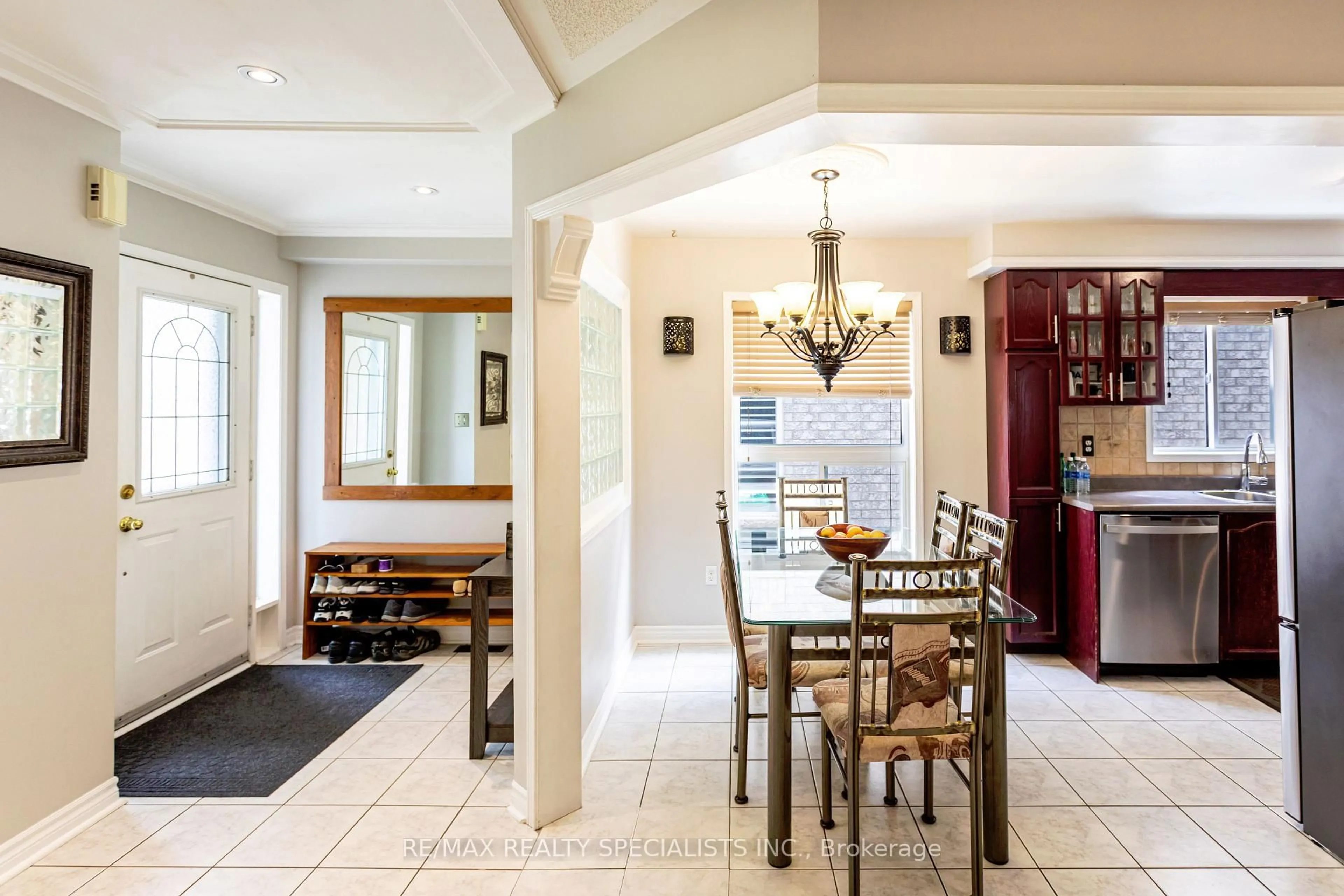 Unknown for 6408 Hampden Woods Rd, Mississauga Ontario L5N 7V3