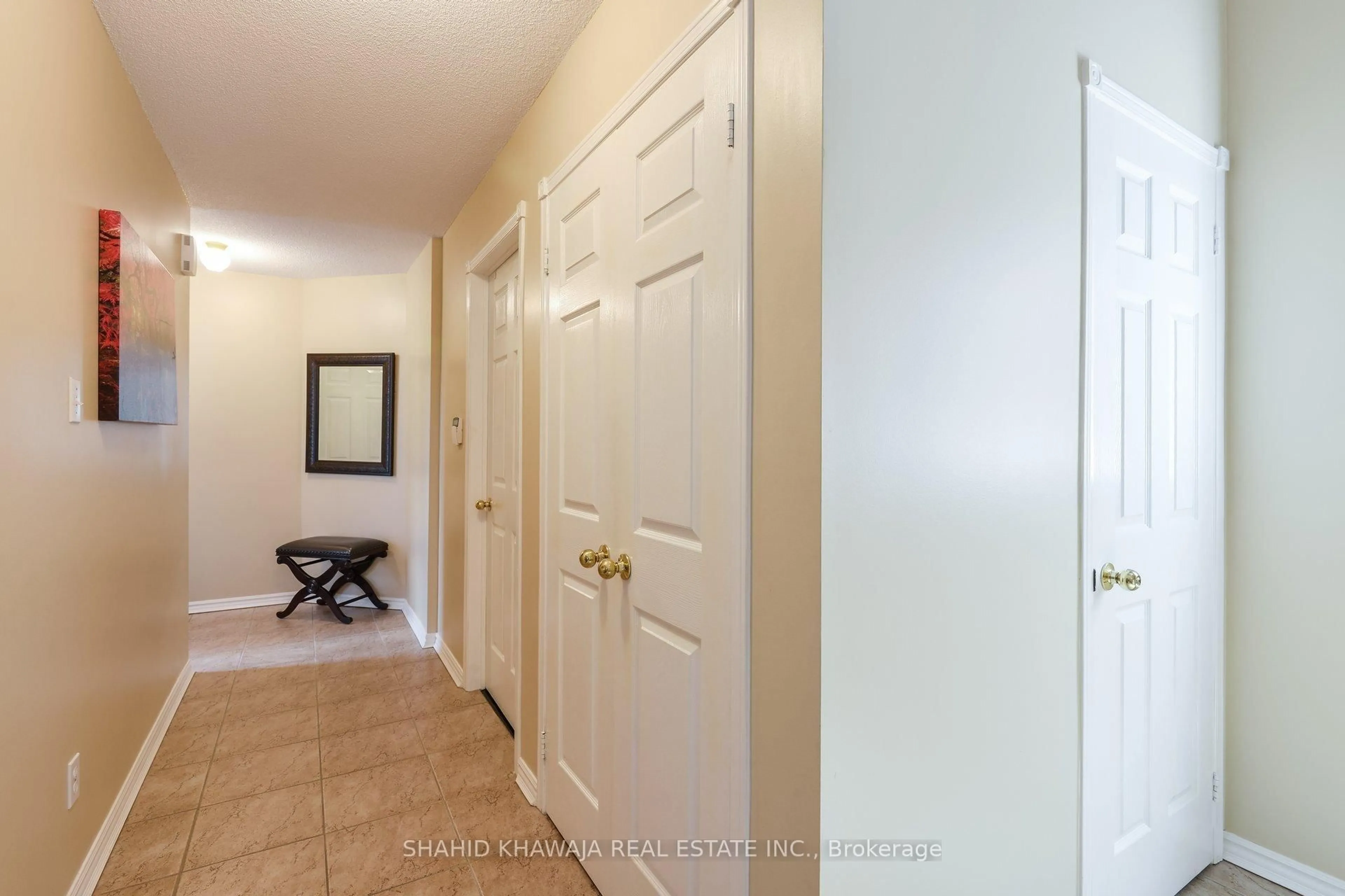 Indoor entryway for 5623 Cortina Cres, Mississauga Ontario L4Z 3R3