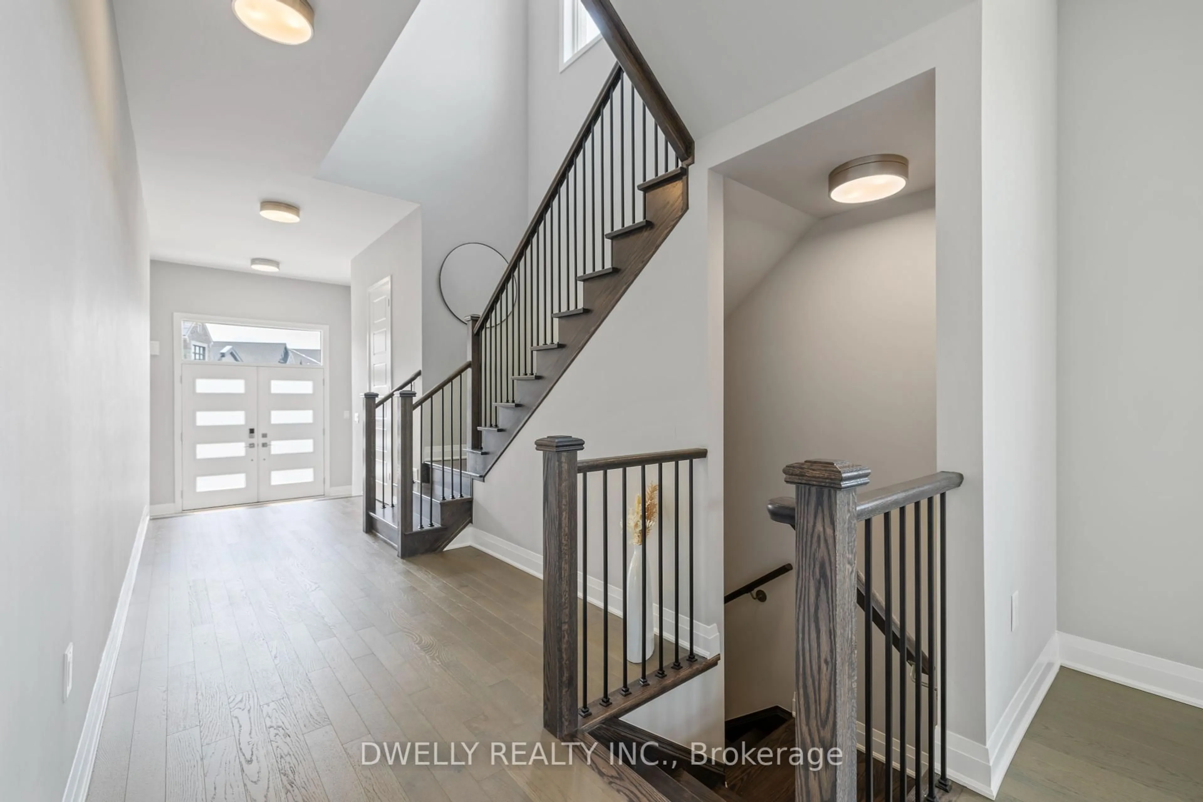 Indoor entryway for 3275 Harasym Tr, Oakville Ontario L6M 5L6