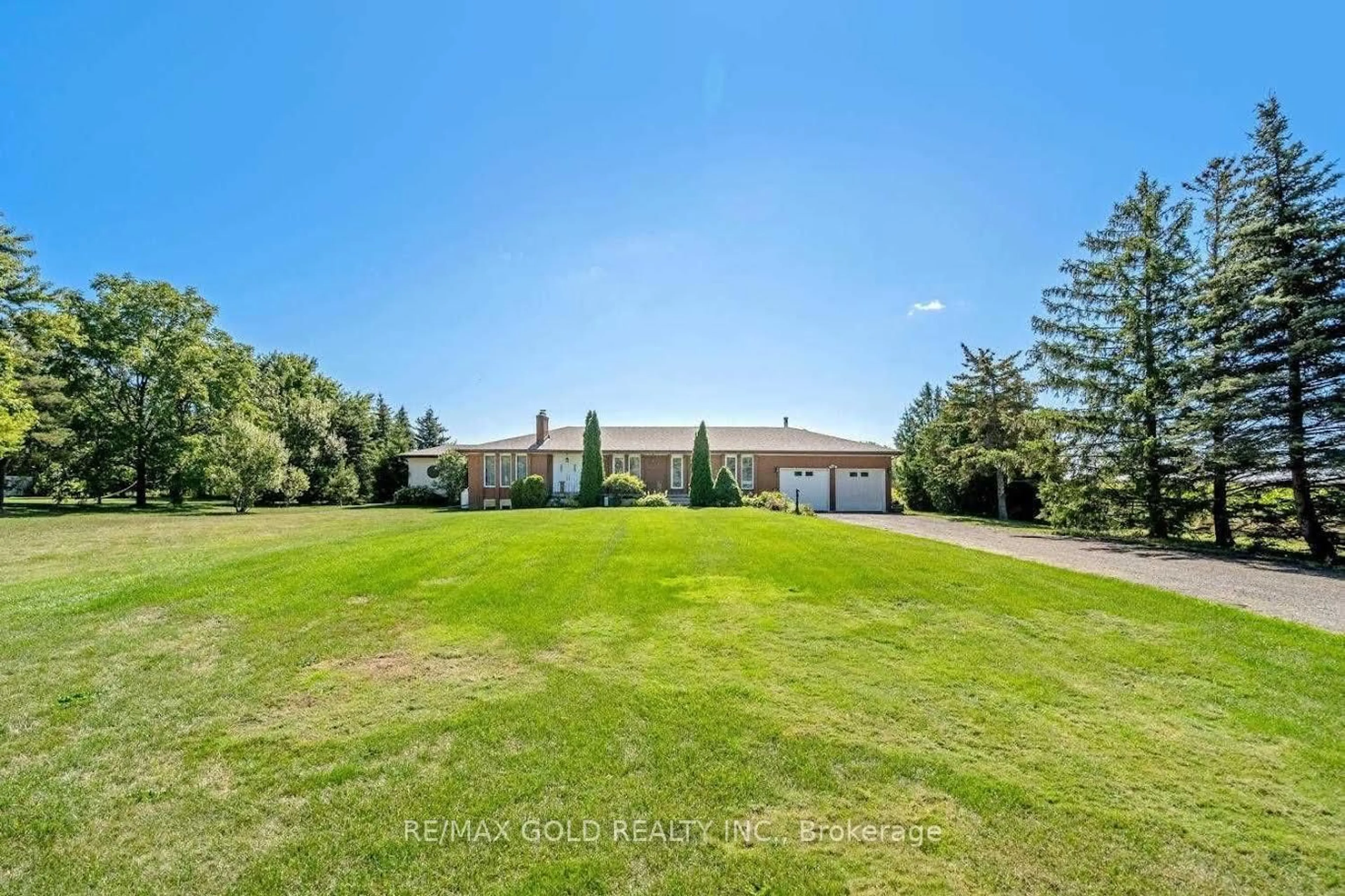 A pic from outside/outdoor area/front of a property/back of a property/a pic from drone, water/lake/river/ocean view for 725 Old School Rd, Caledon Ontario L7C 0X3