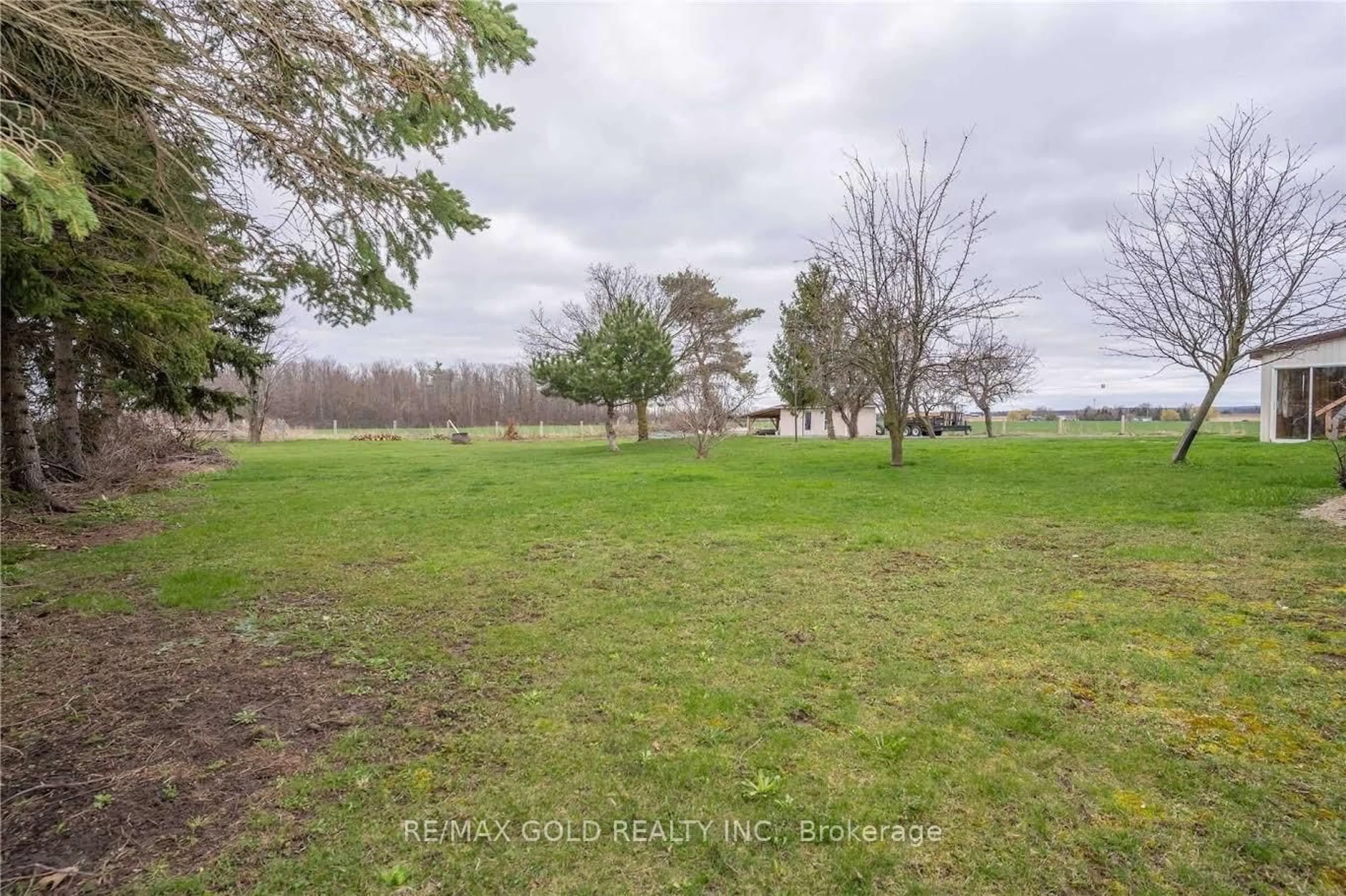A pic from outside/outdoor area/front of a property/back of a property/a pic from drone, water/lake/river/ocean view for 725 Old School Rd, Caledon Ontario L7C 0X3