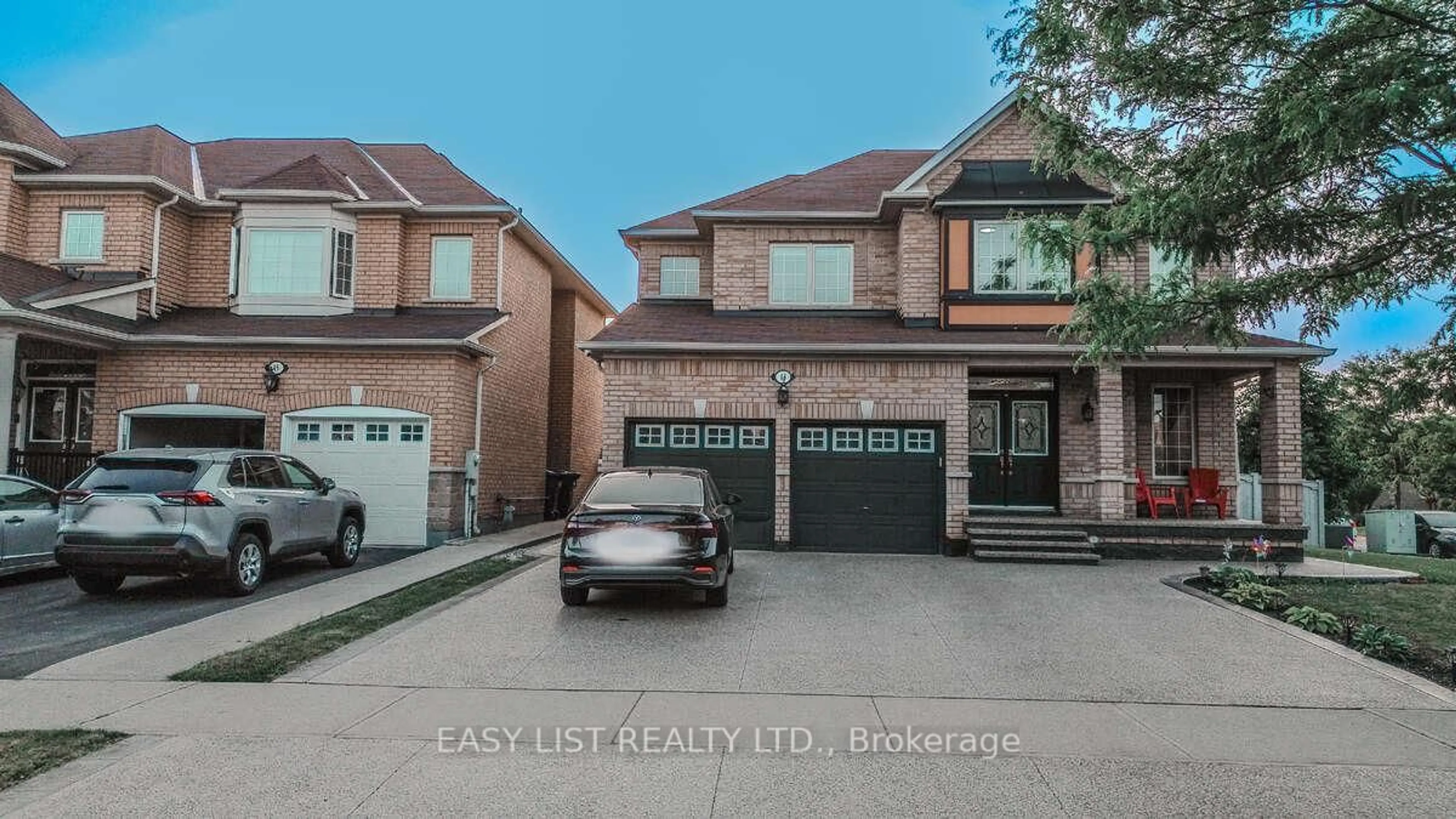 Home with brick exterior material, street for 48 Ryecroft Cres, Brampton Ontario L6R 0M8