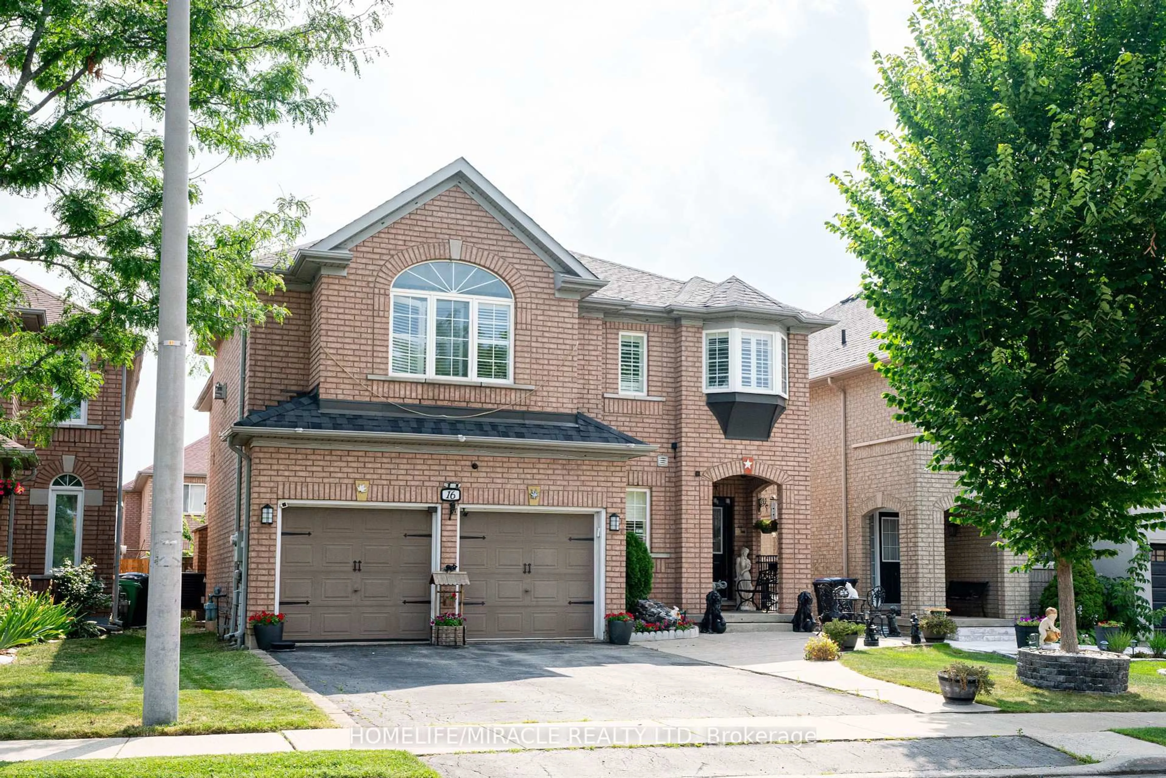 Home with brick exterior material, street for 16 Signet Cres, Brampton Ontario L7A 2V1