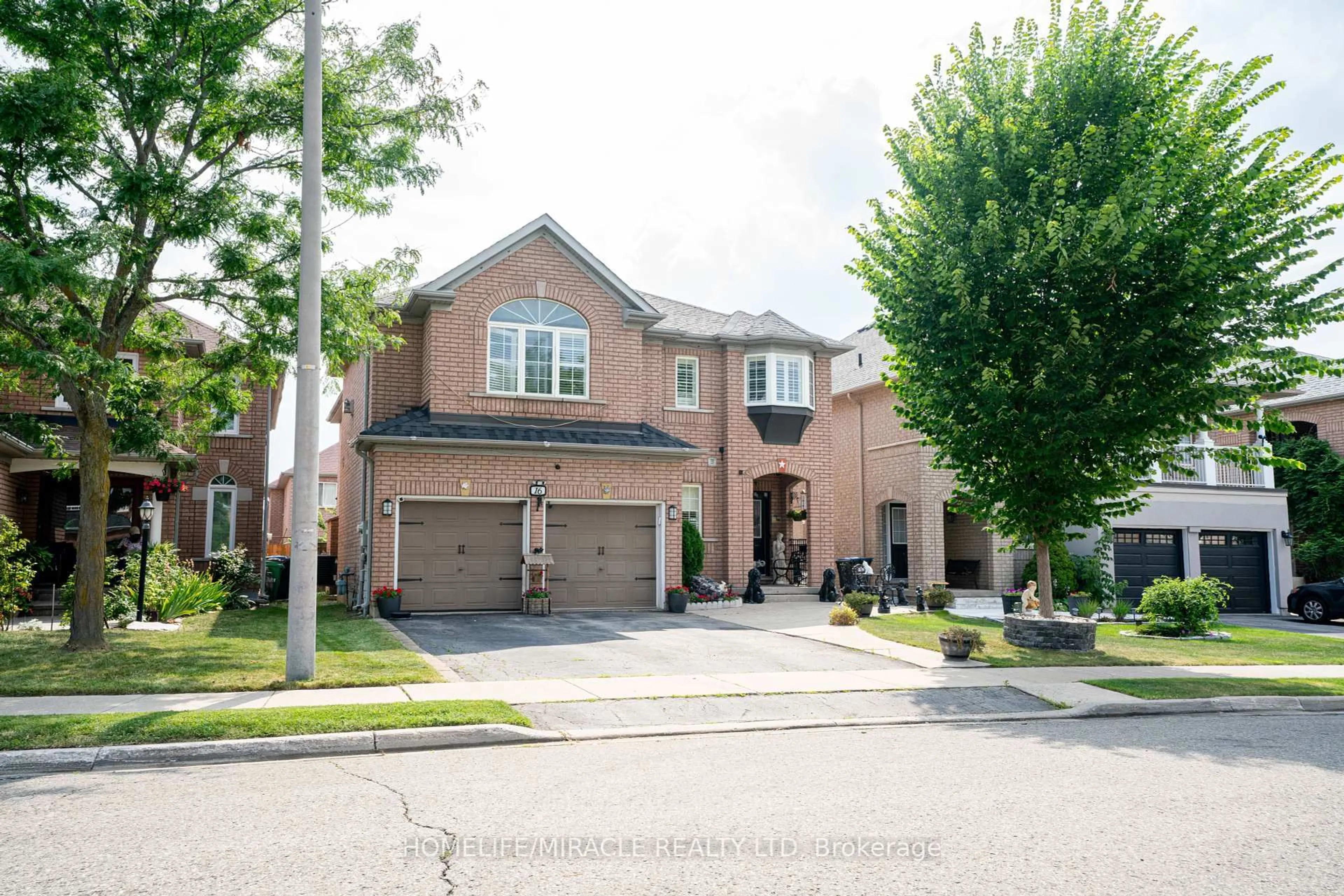 Home with brick exterior material, street for 16 Signet Cres, Brampton Ontario L7A 2V1