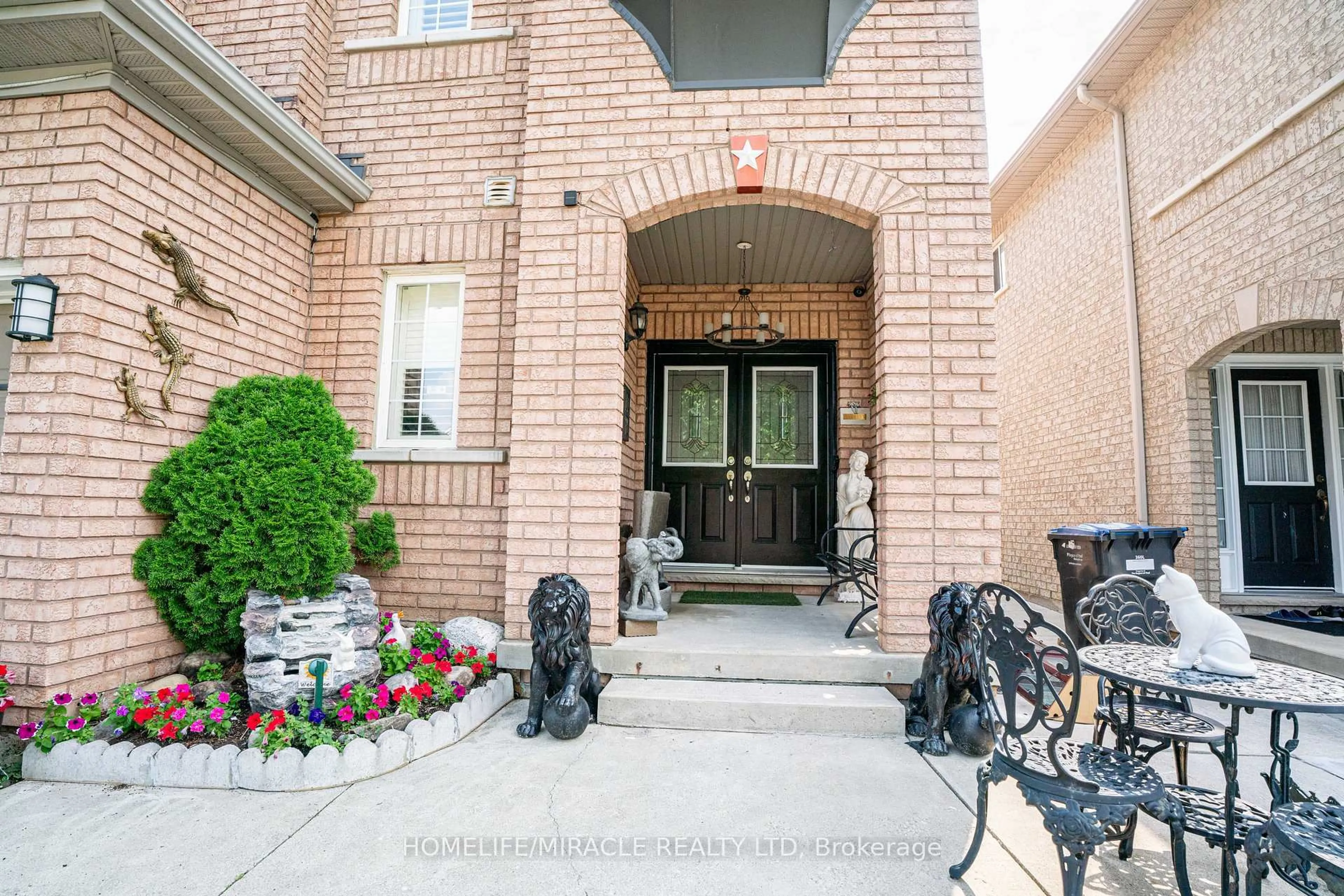 Unknown for 16 Signet Cres, Brampton Ontario L7A 2V1