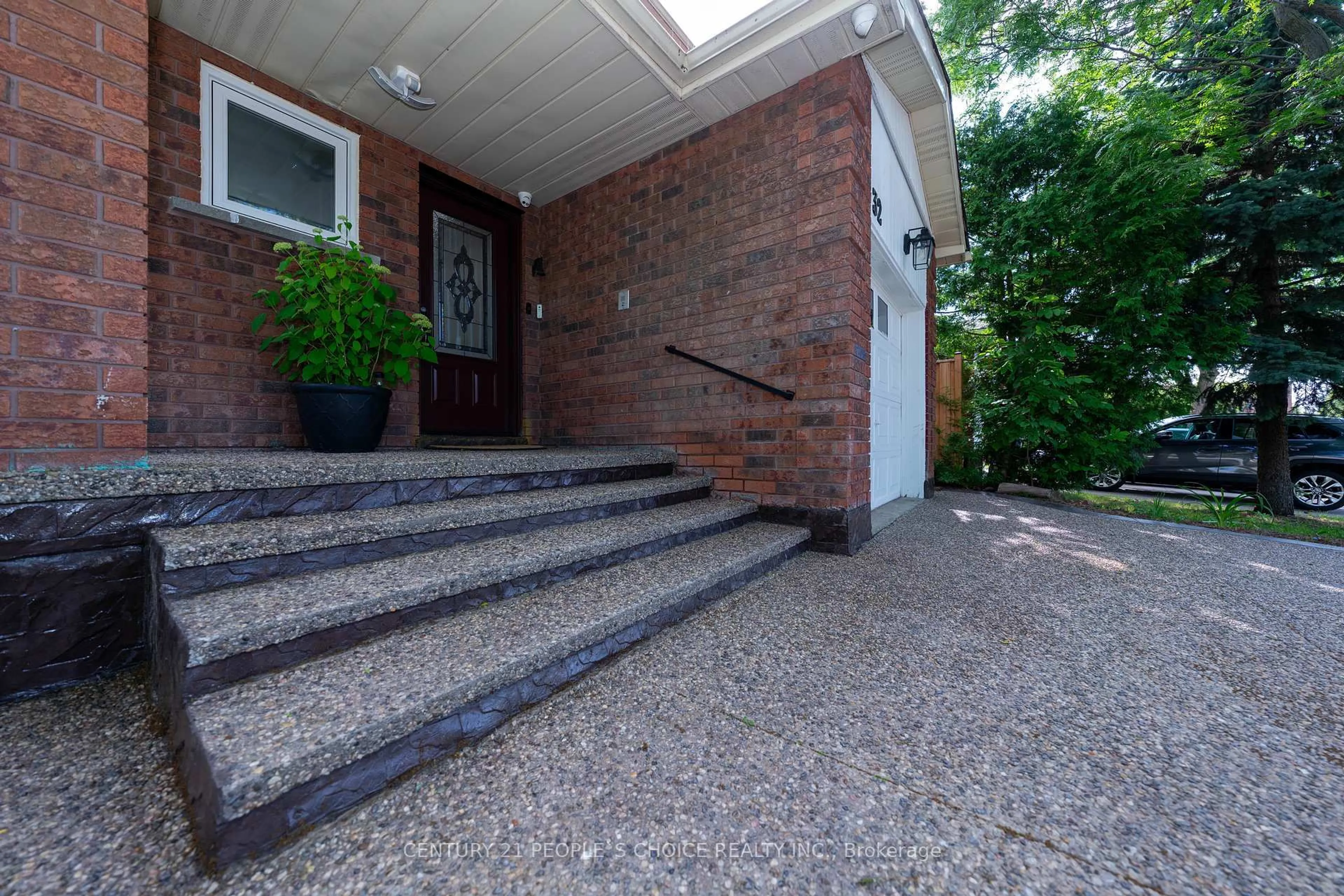 Unknown for 32 Payton Cres, Brampton Ontario L6W 3Y9