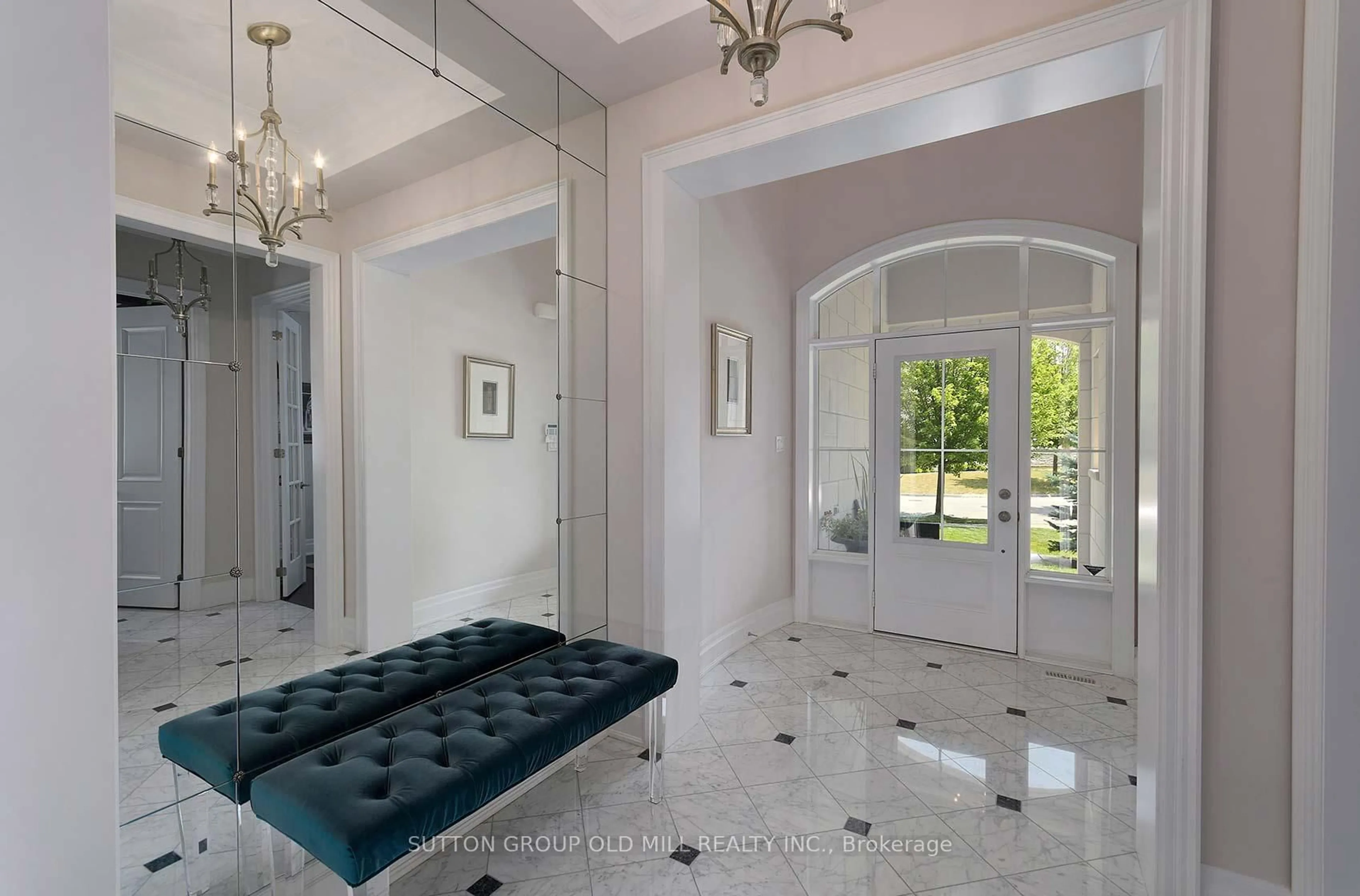 Indoor foyer for 14 Canis St, Brampton Ontario L6X 0W6